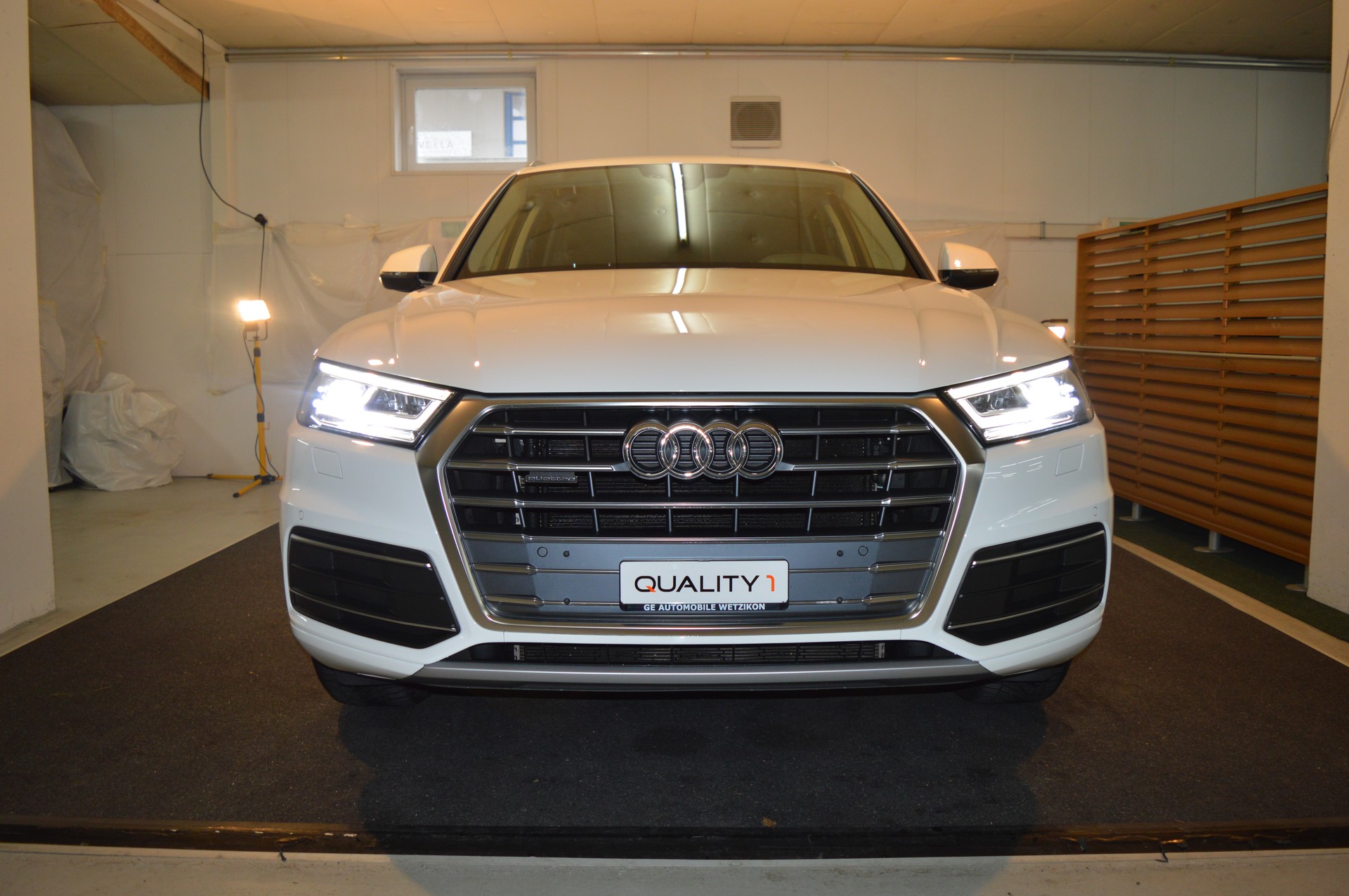 AUDI Q5 35 TDI sport quattro S-tronic-showroom-element-3