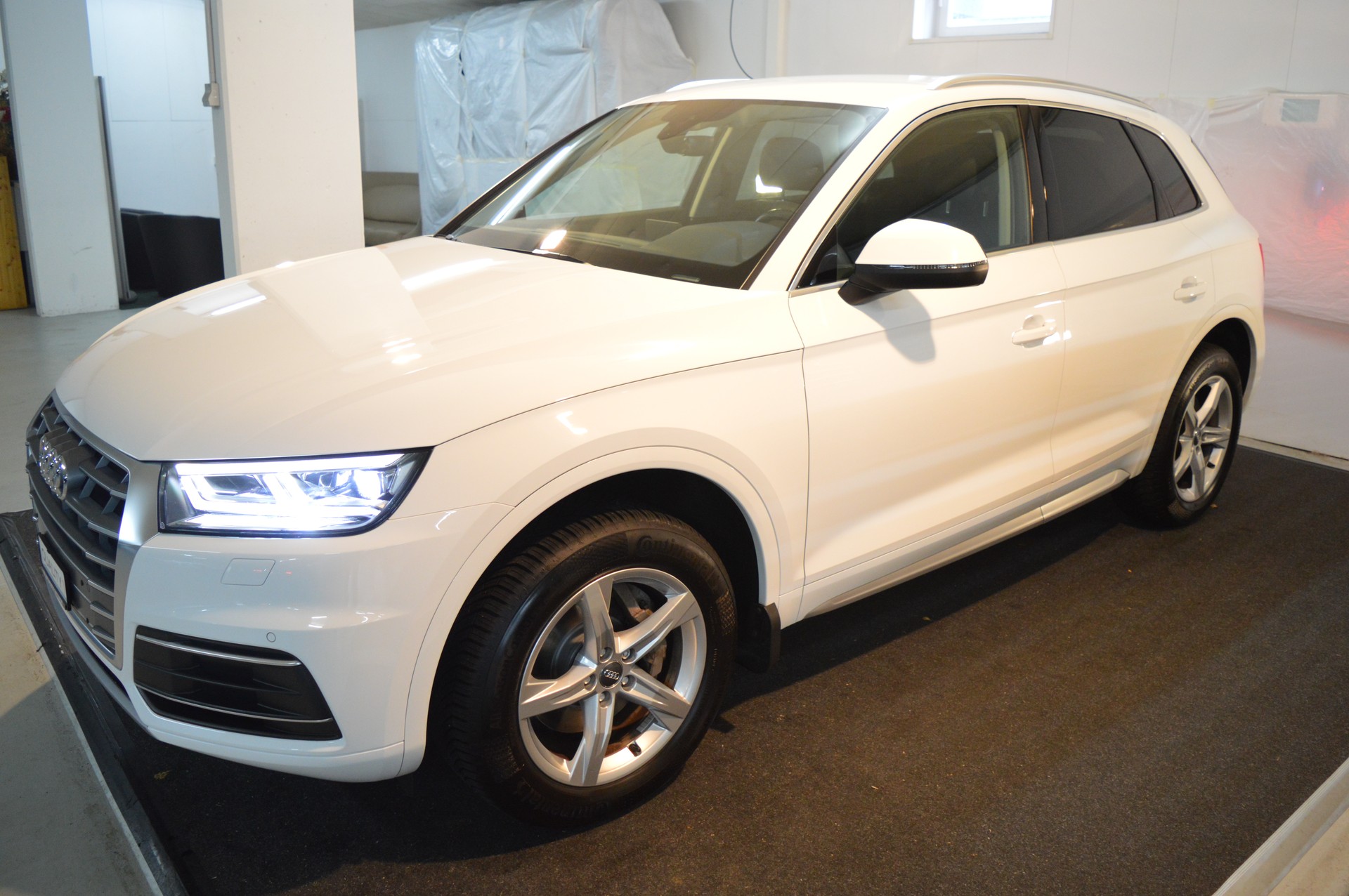 AUDI Q5 35 TDI sport quattro S-tronic-showroom-element-1