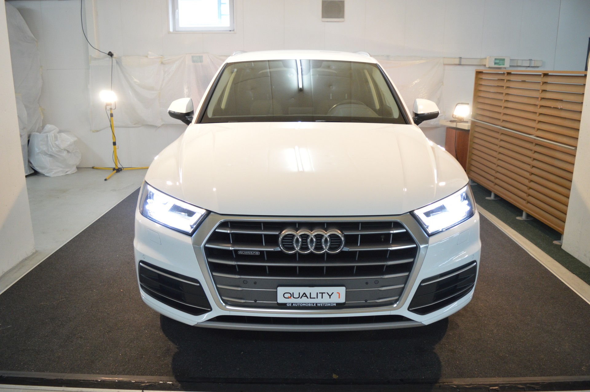AUDI Q5 35 TDI sport quattro S-tronic-showroom-element-2