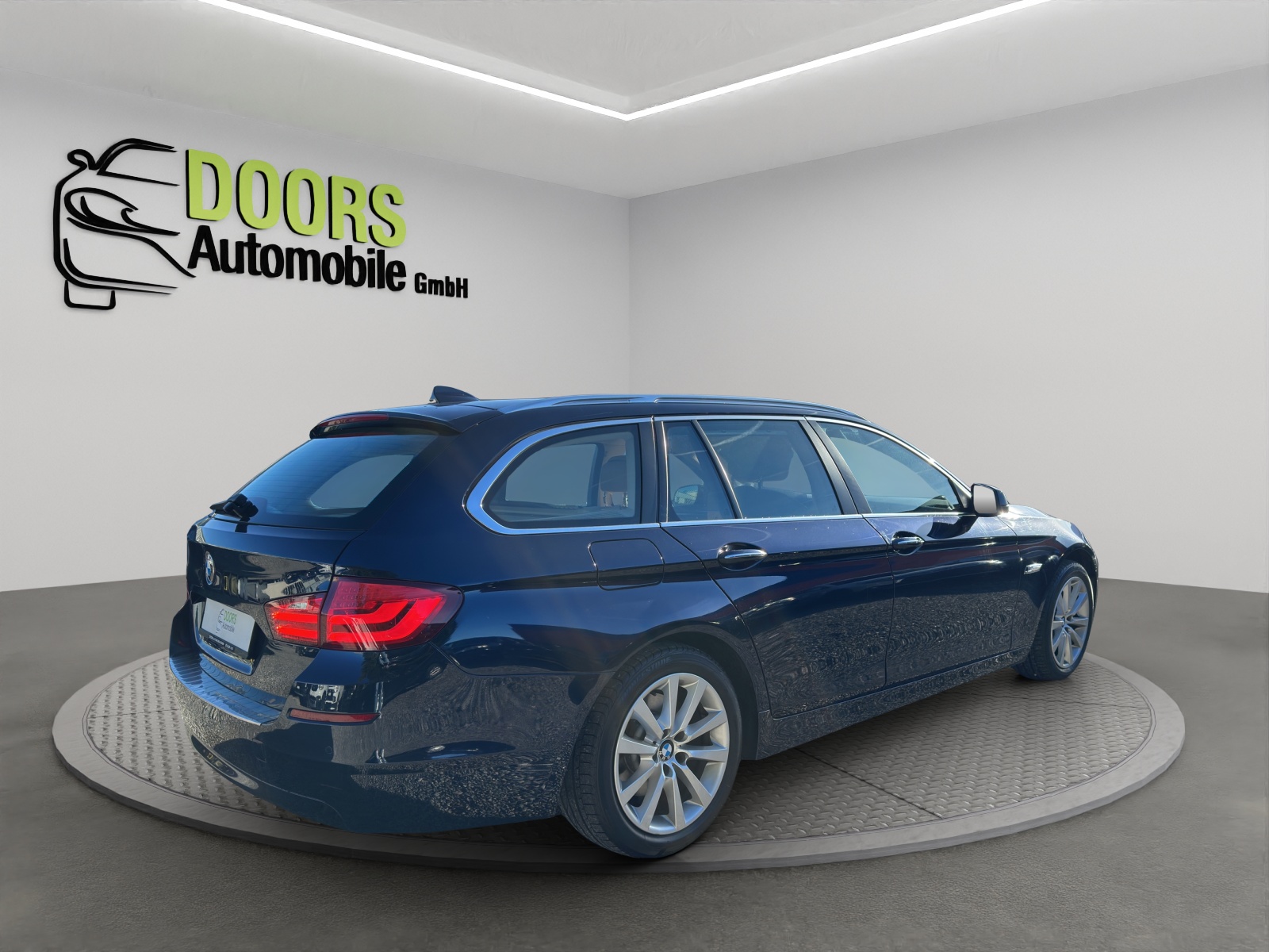 BMW 525d Touring Steptronic-showroom-element-3