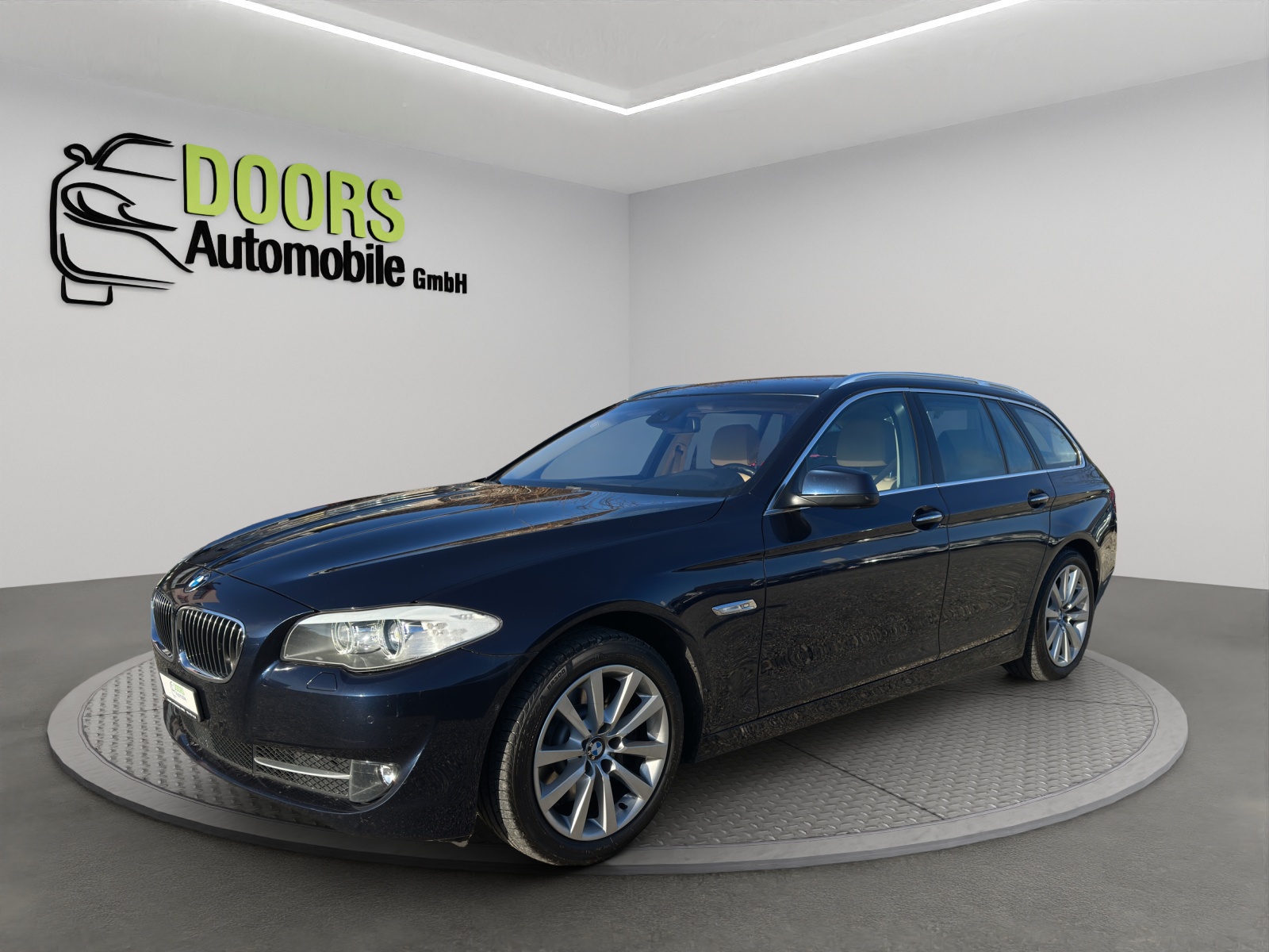 BMW 525d Touring Steptronic-showroom-element-2