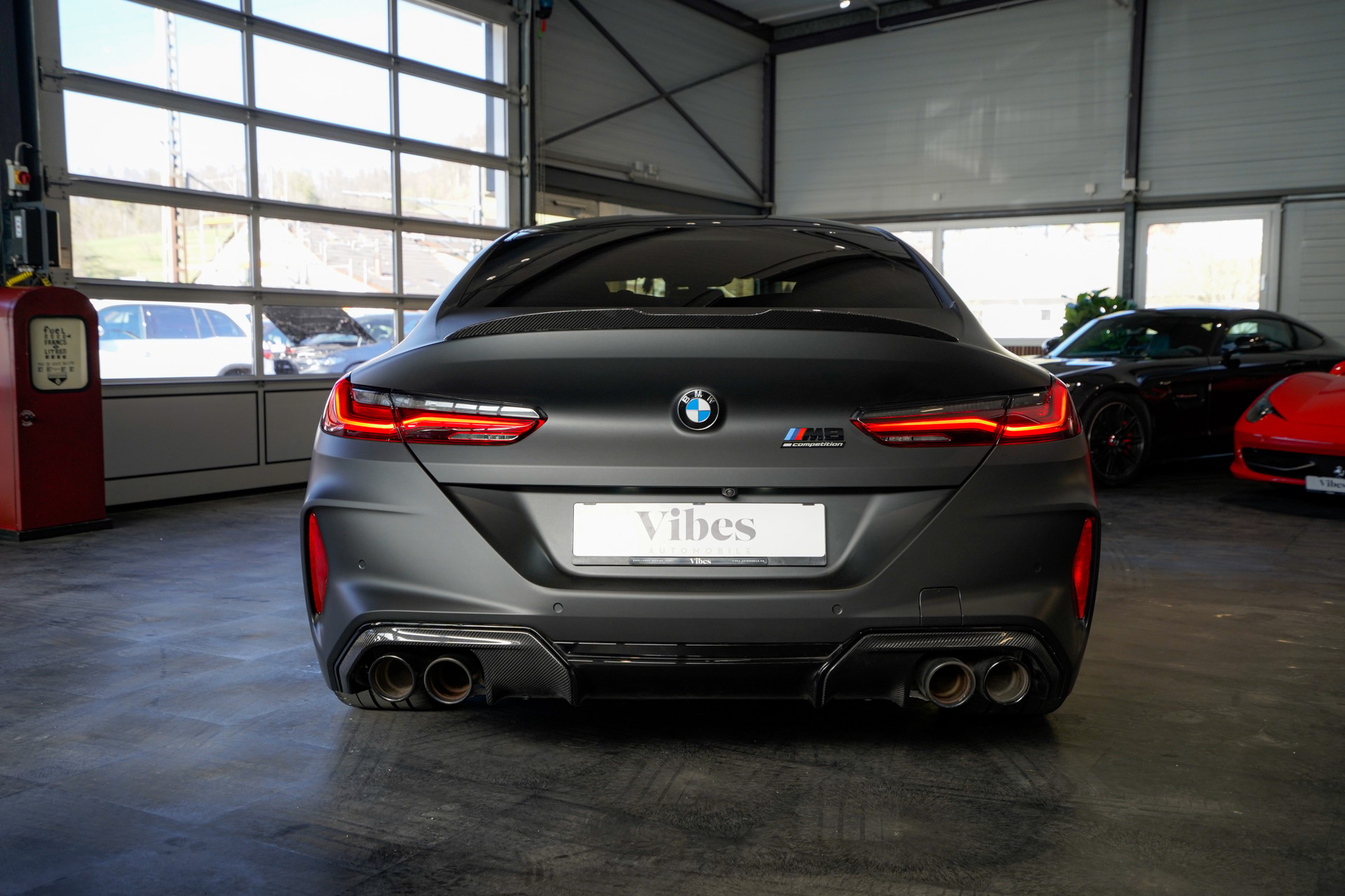 BMW M8 xDrive M Competition Steptronic-showroom-element-2
