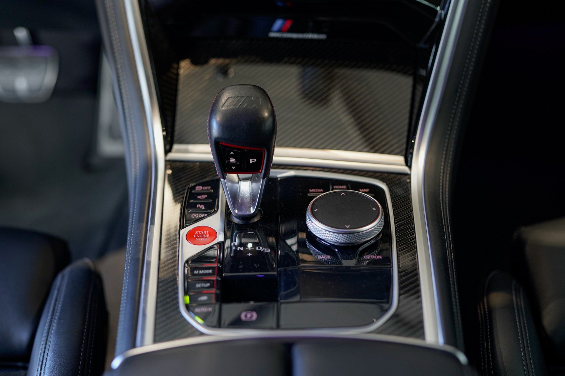 BMW M8 xDrive M Competition Steptronic-image-13