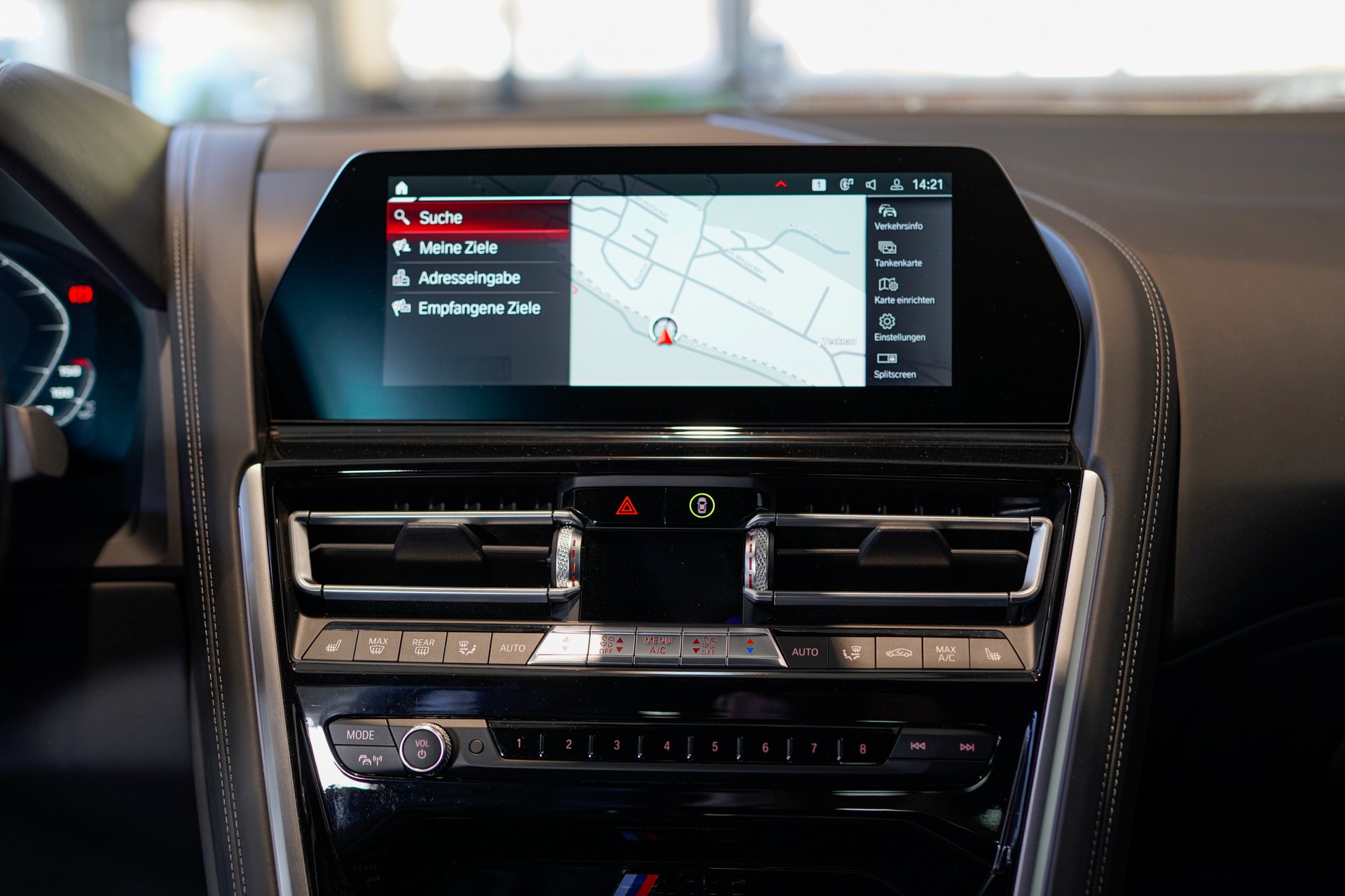 BMW M8 xDrive M Competition Steptronic-image-12