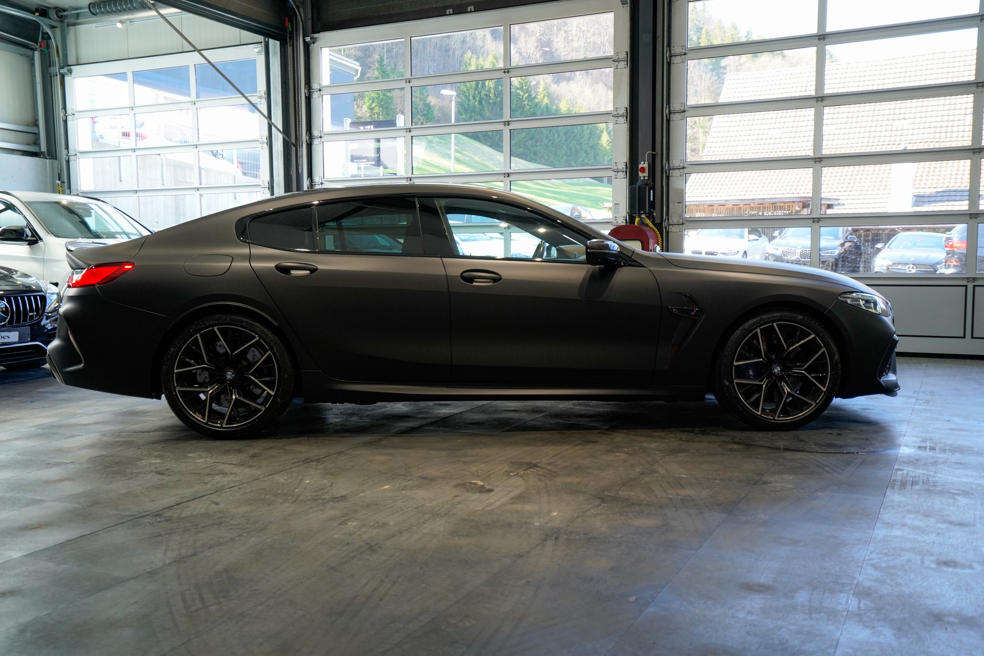 BMW M8 xDrive M Competition Steptronic-image-4