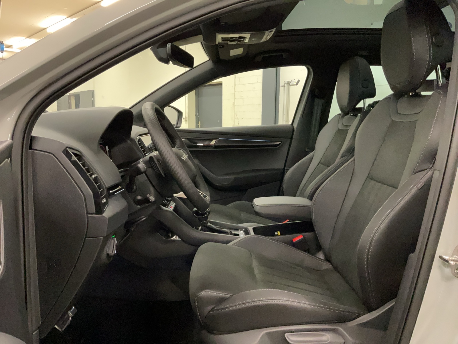 SKODA Karoq 2.0 TSI SportLine 4x4 DSG-image-5