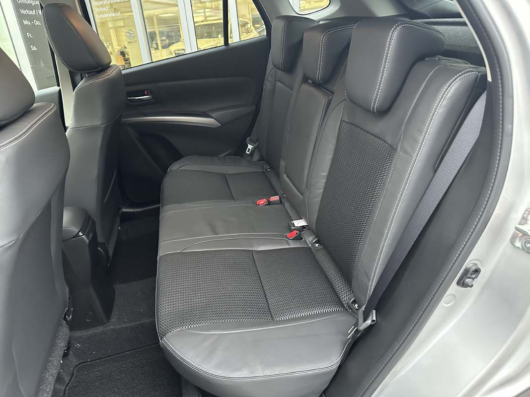 SUZUKI S-Cross 1.5 Piz Sulai Top Hybrid 4x4-image-8