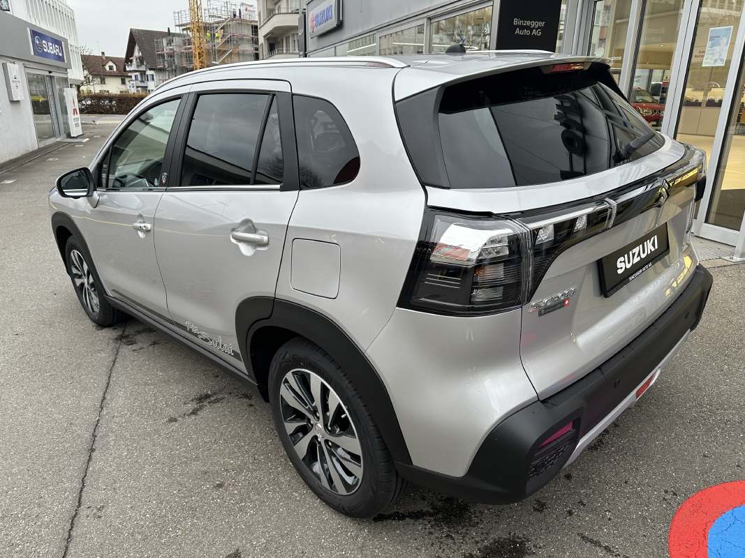 SUZUKI S-Cross 1.5 Piz Sulai Top Hybrid 4x4-image-3