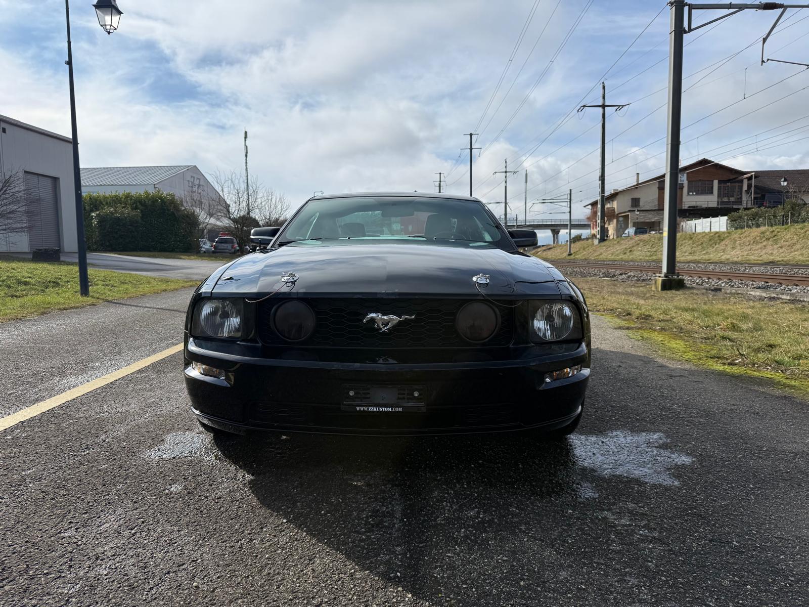 FORD Mustang GT-image-7