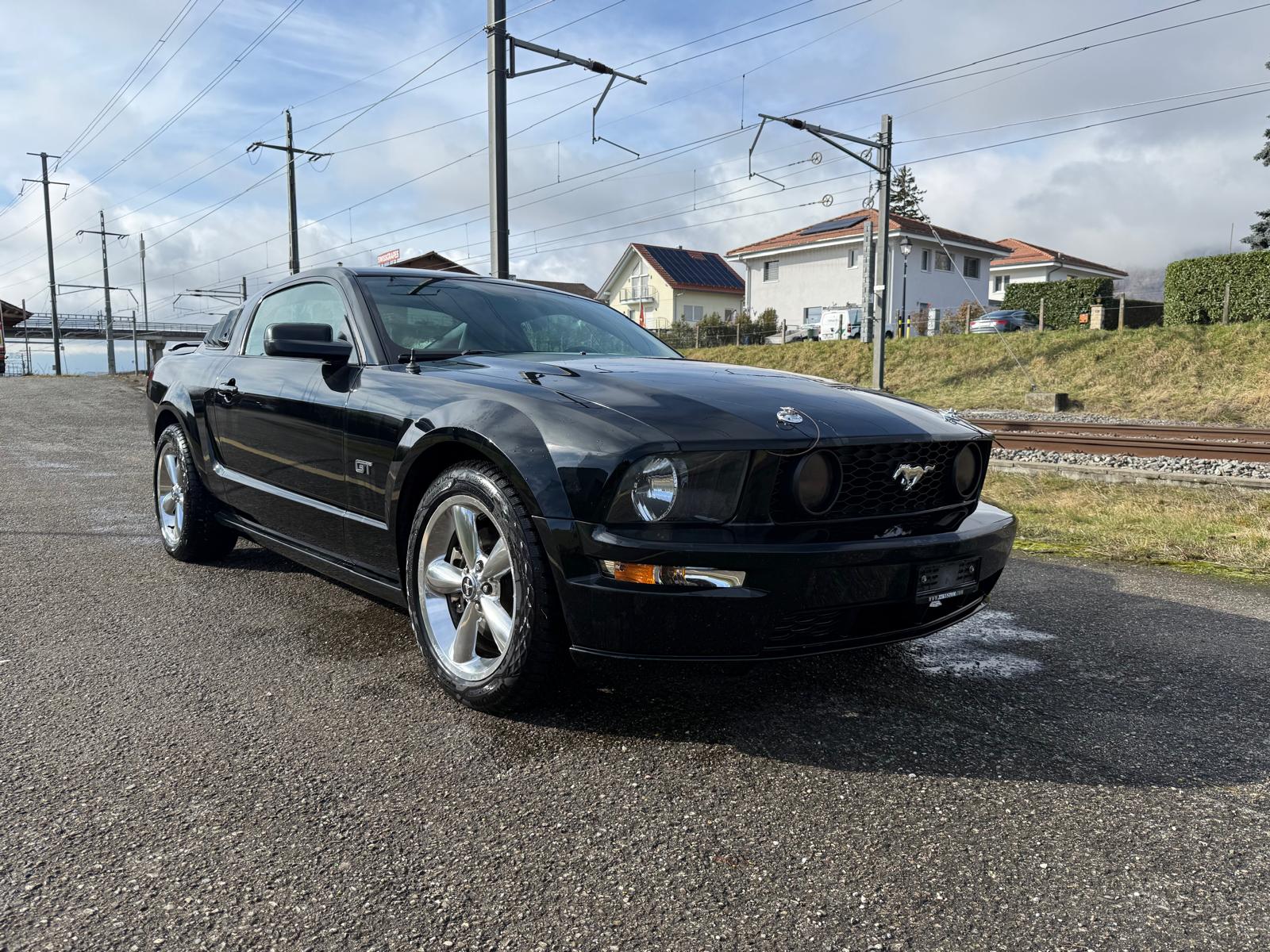 FORD Mustang GT