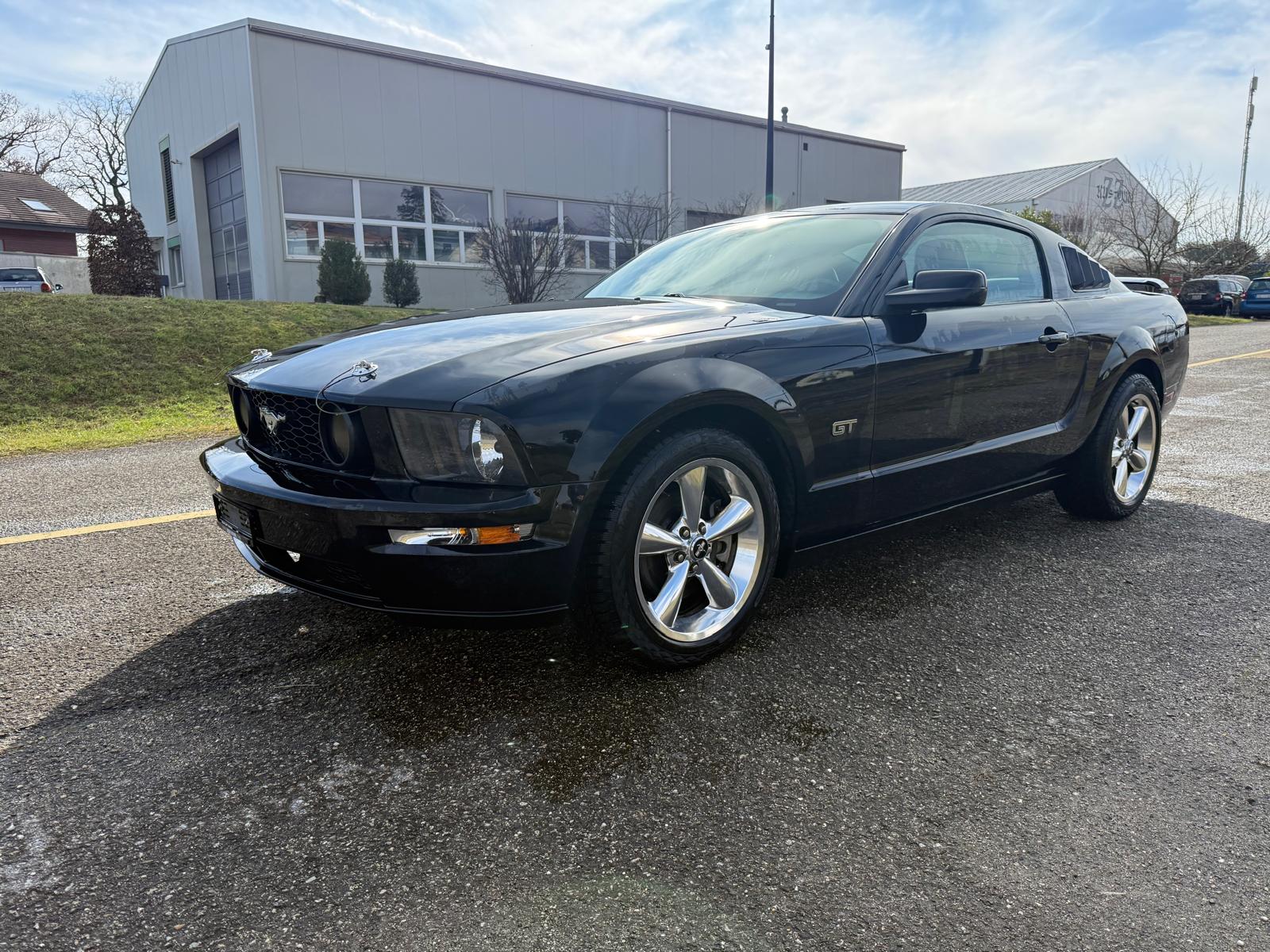FORD Mustang GT-image-6