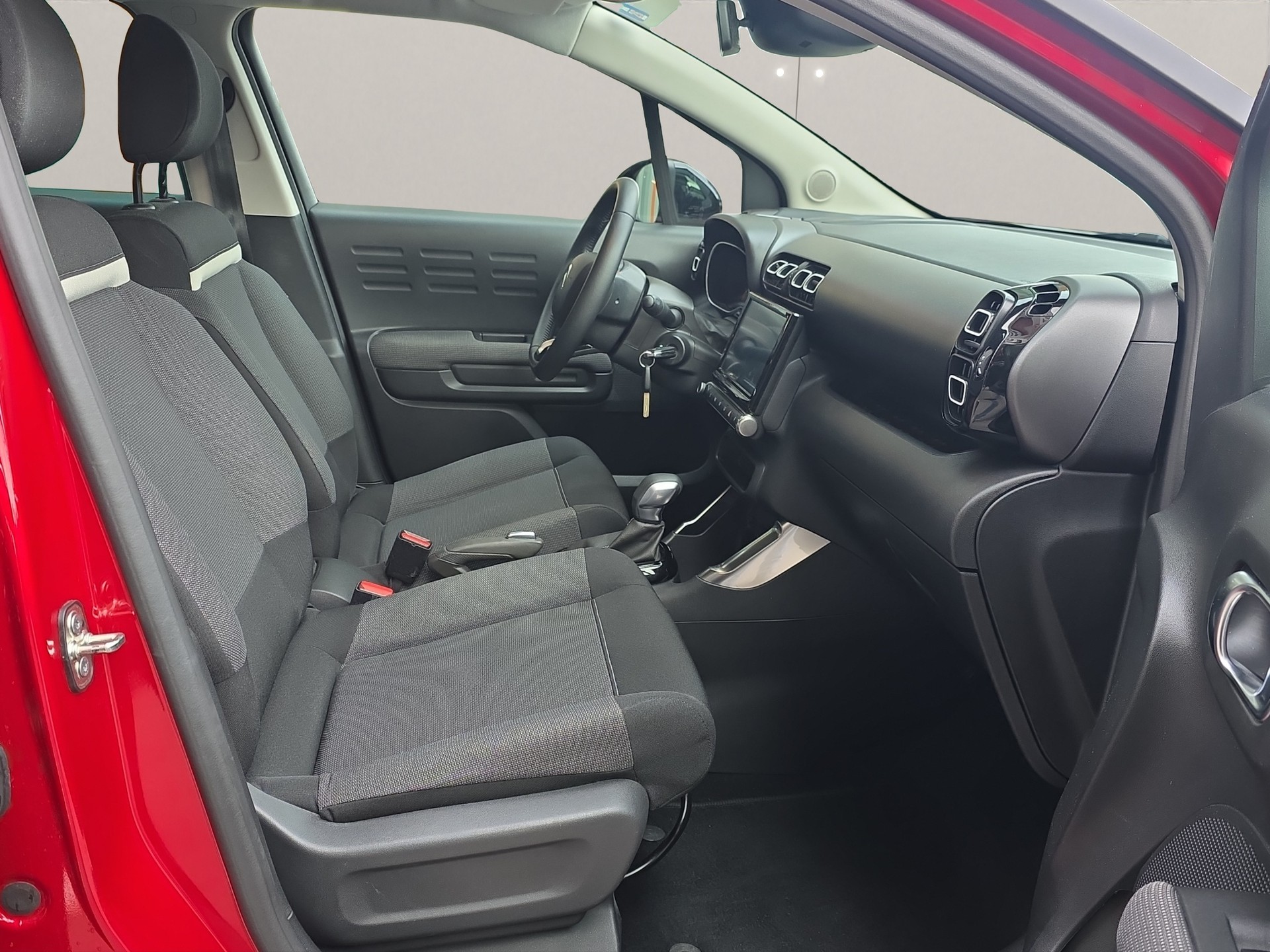 CITROEN C3 Aircross 1.2i PureTech Shine EAT-image-4