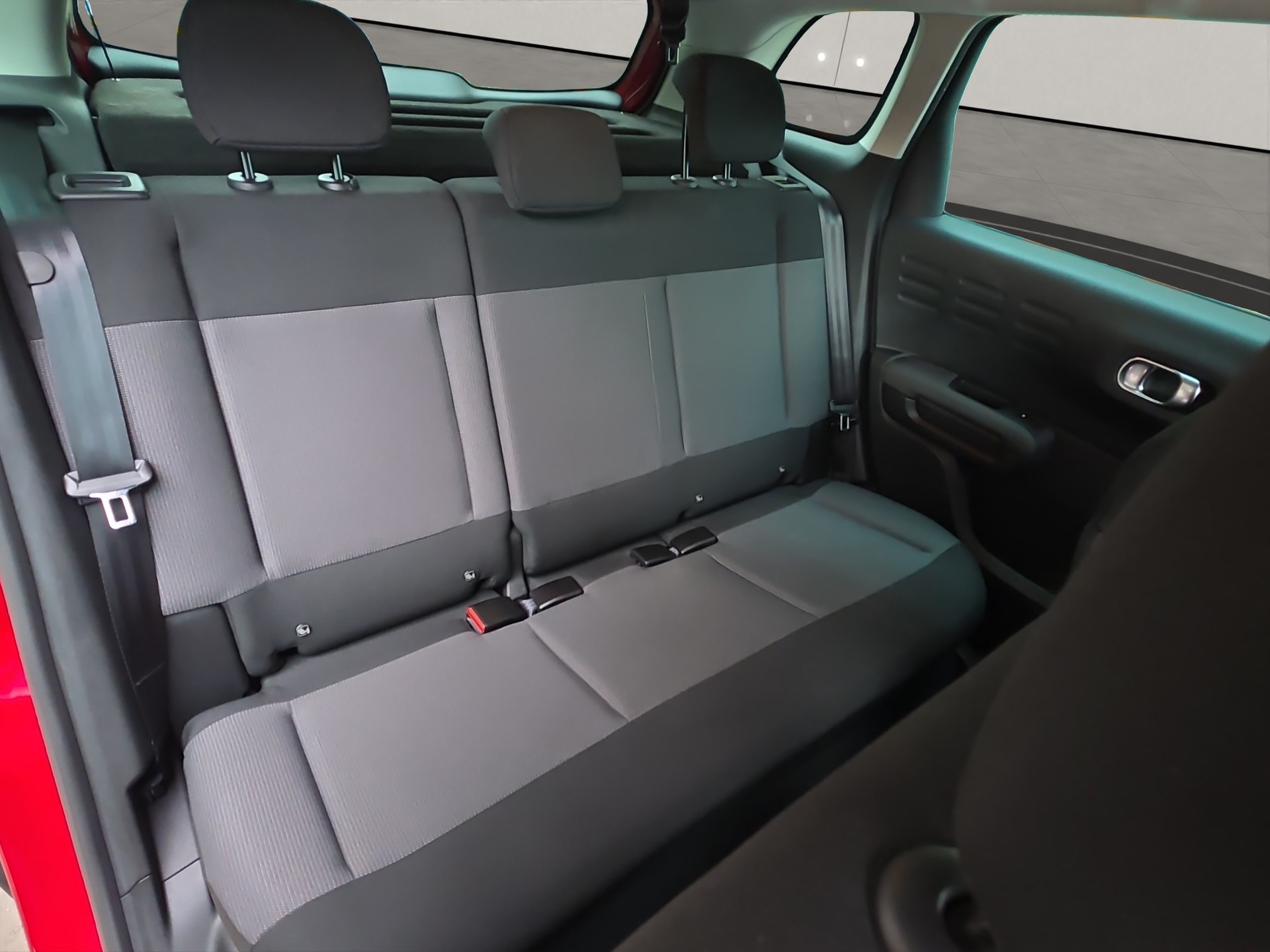 CITROEN C3 Aircross 1.2i PureTech Shine EAT-image-5