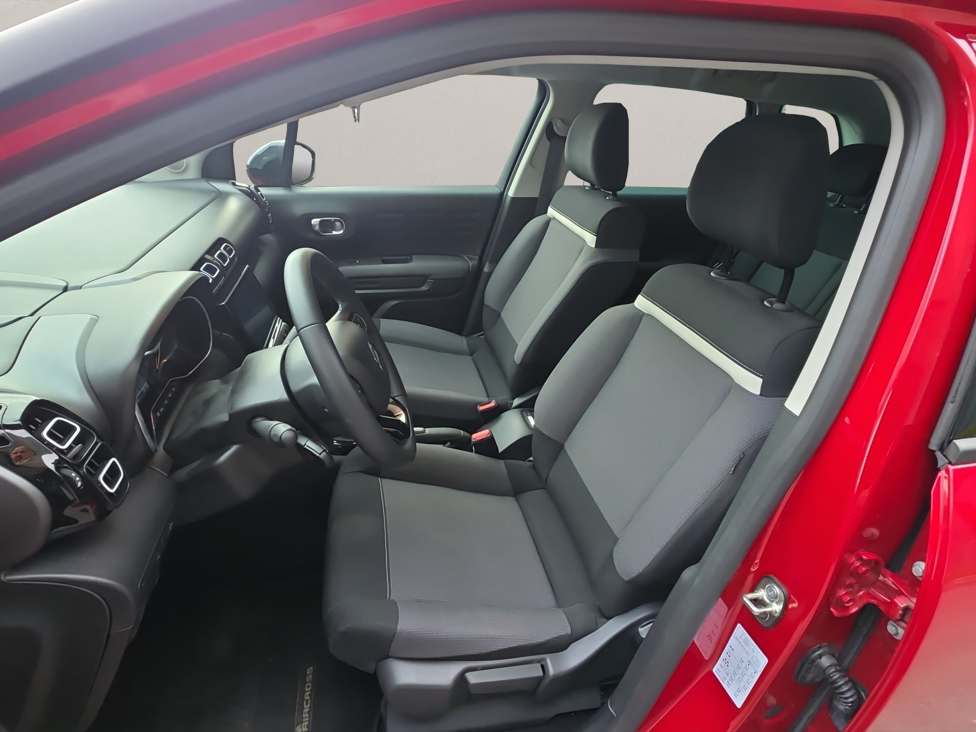 CITROEN C3 Aircross 1.2i PureTech Shine EAT-image-11