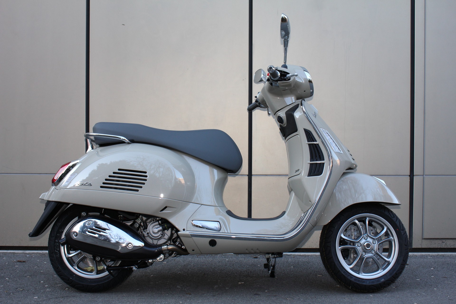 PIAGGIO Vespa GTS 125 RST Euro 5+-image-7