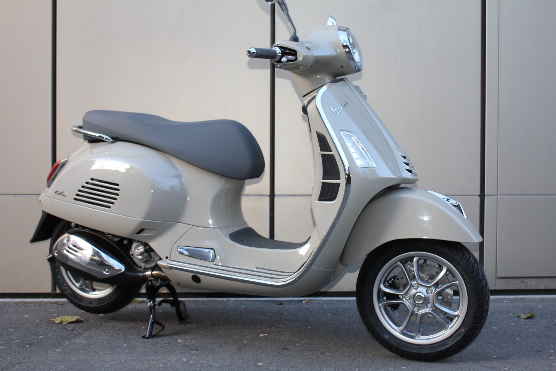 PIAGGIO Vespa GTS 125 RST Euro 5+-image-0