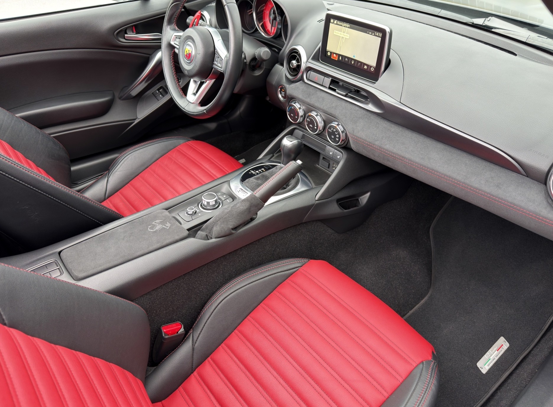 FIAT 124 Spider 1.4 TB Abarth Automatic-image-24