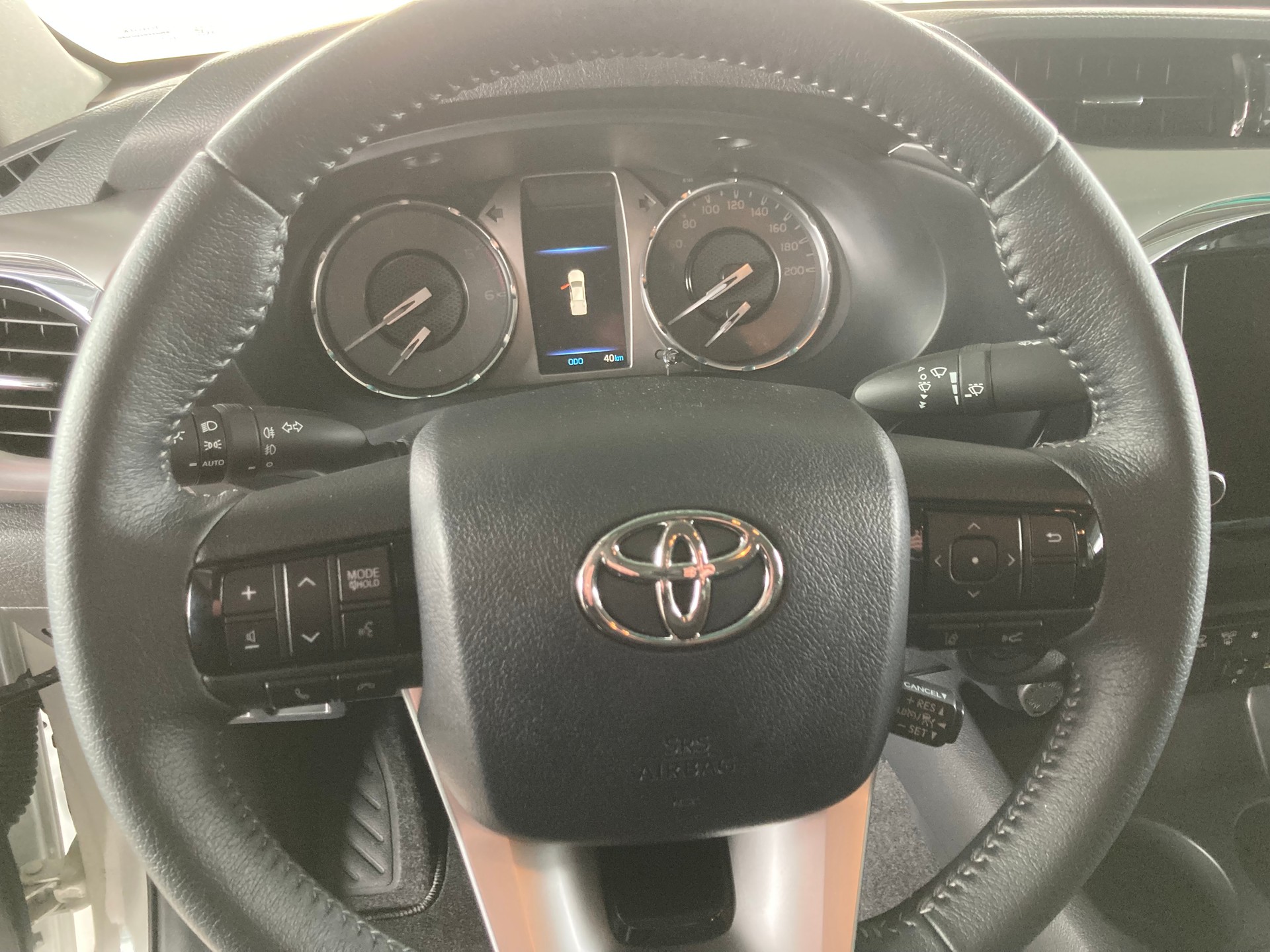 TOYOTA Hilux 2.4d Style Double Cab 4x4-image-9