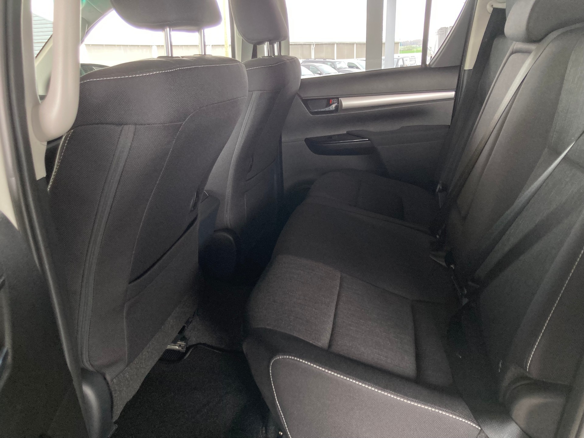 TOYOTA Hilux 2.4d Style Double Cab 4x4-image-12