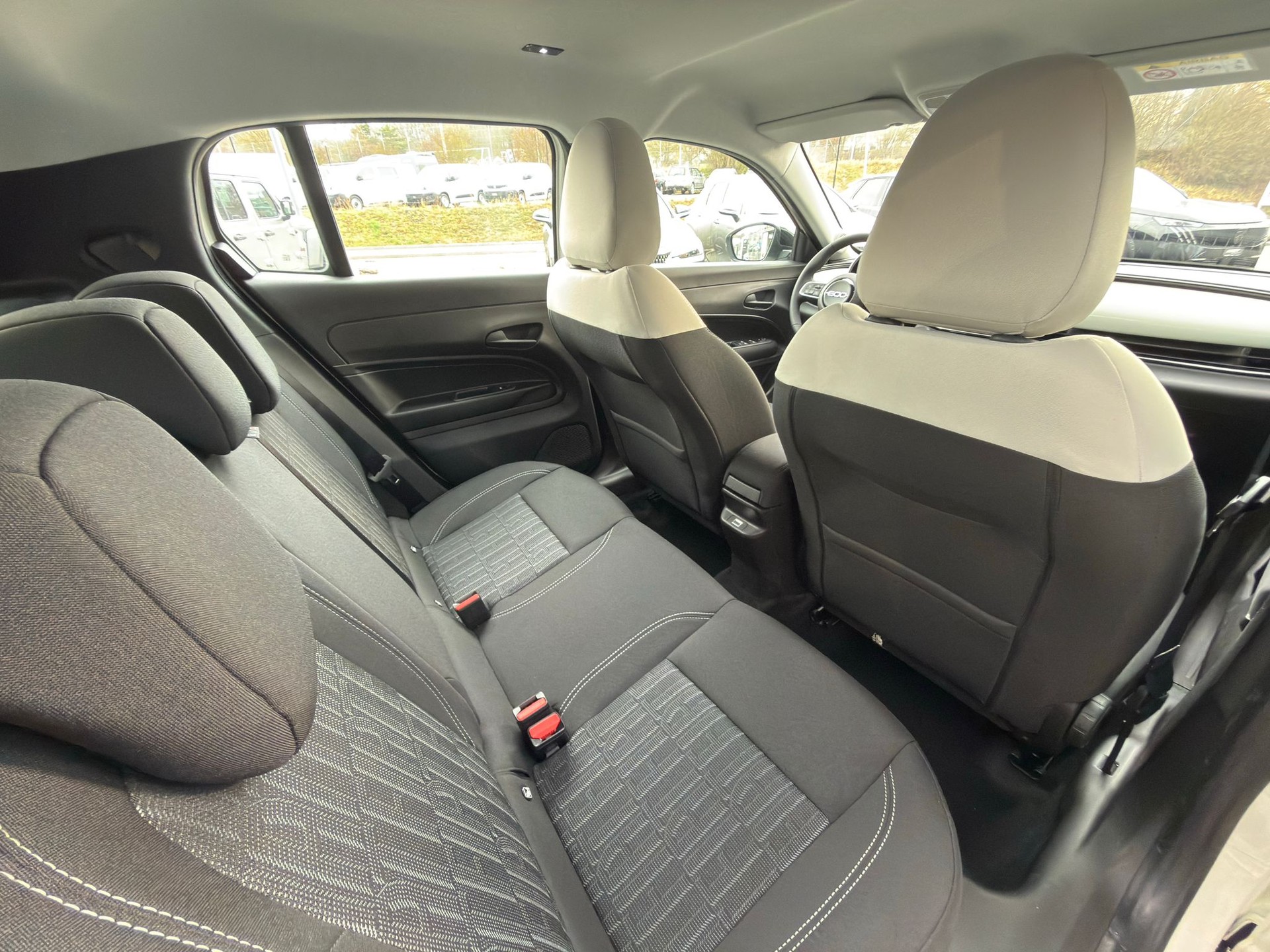FIAT 600h Mild Hybrid Icon Swiss Edition-image-9