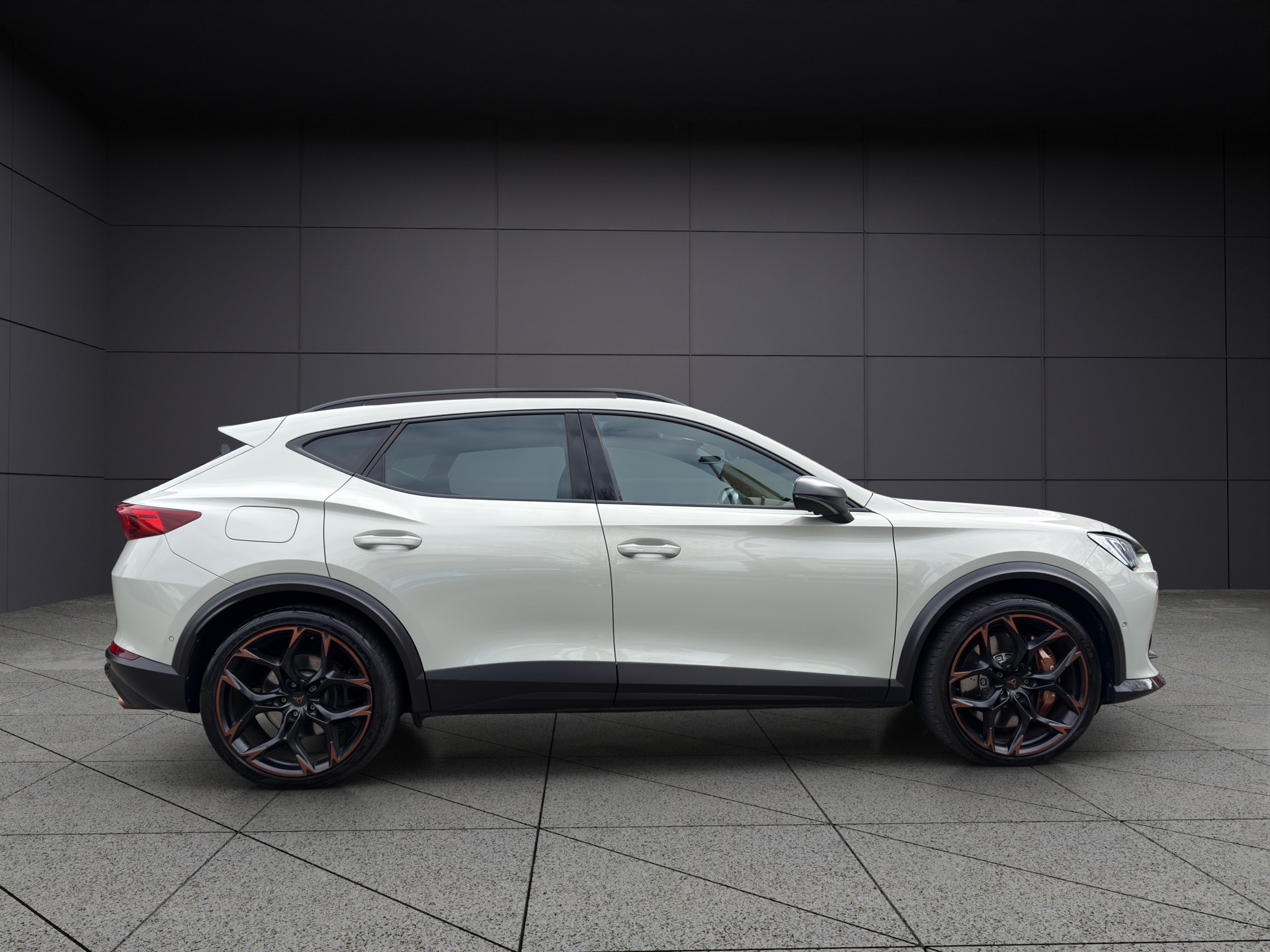 CUPRA Formentor 2.5TSI VZ5 Taiga Grey 4Drive DSG-showroom-element-2