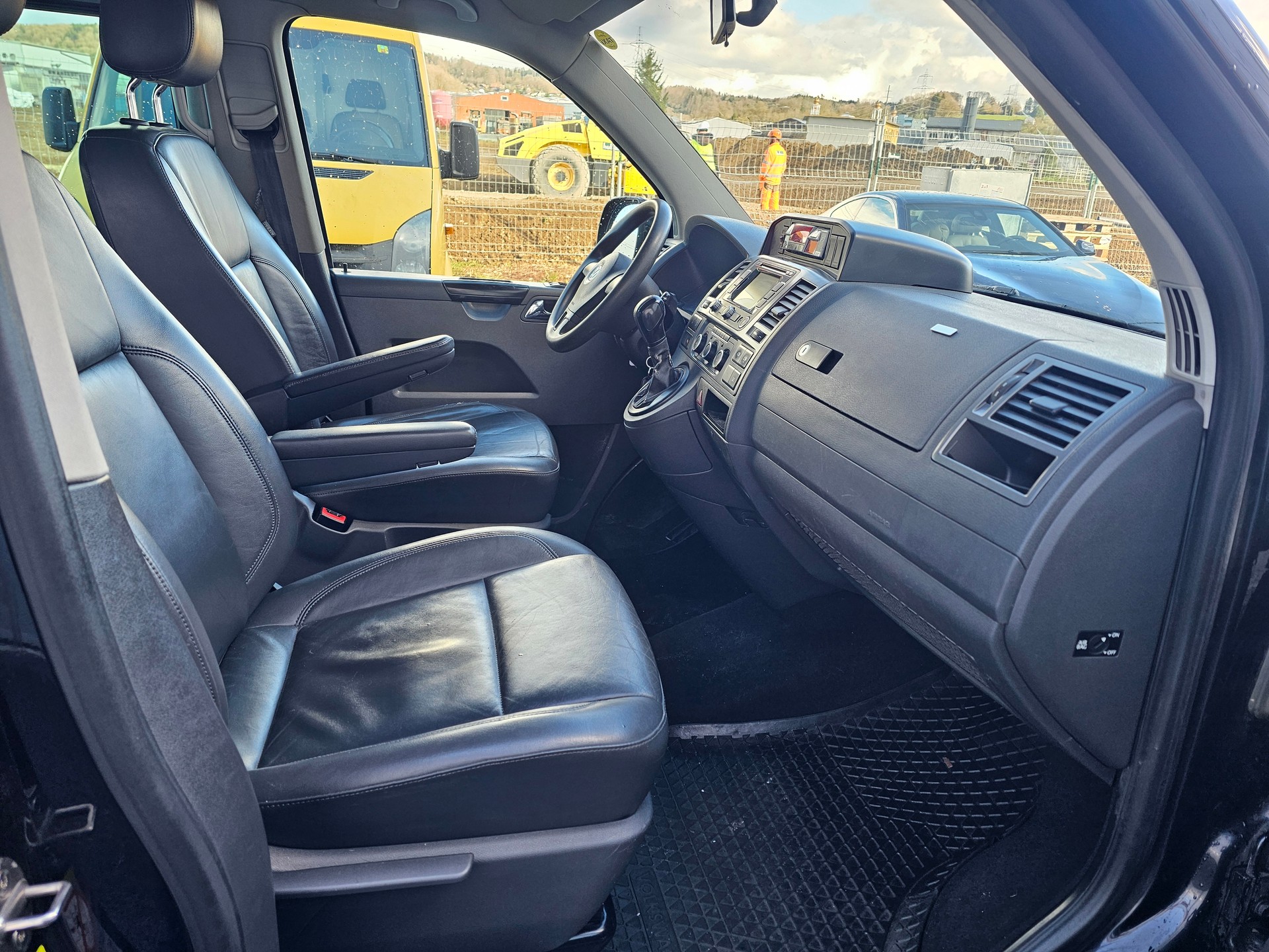 VW T5 Caravelle Comfortline 2.0 TDI CR 4Motion DSG-image-9