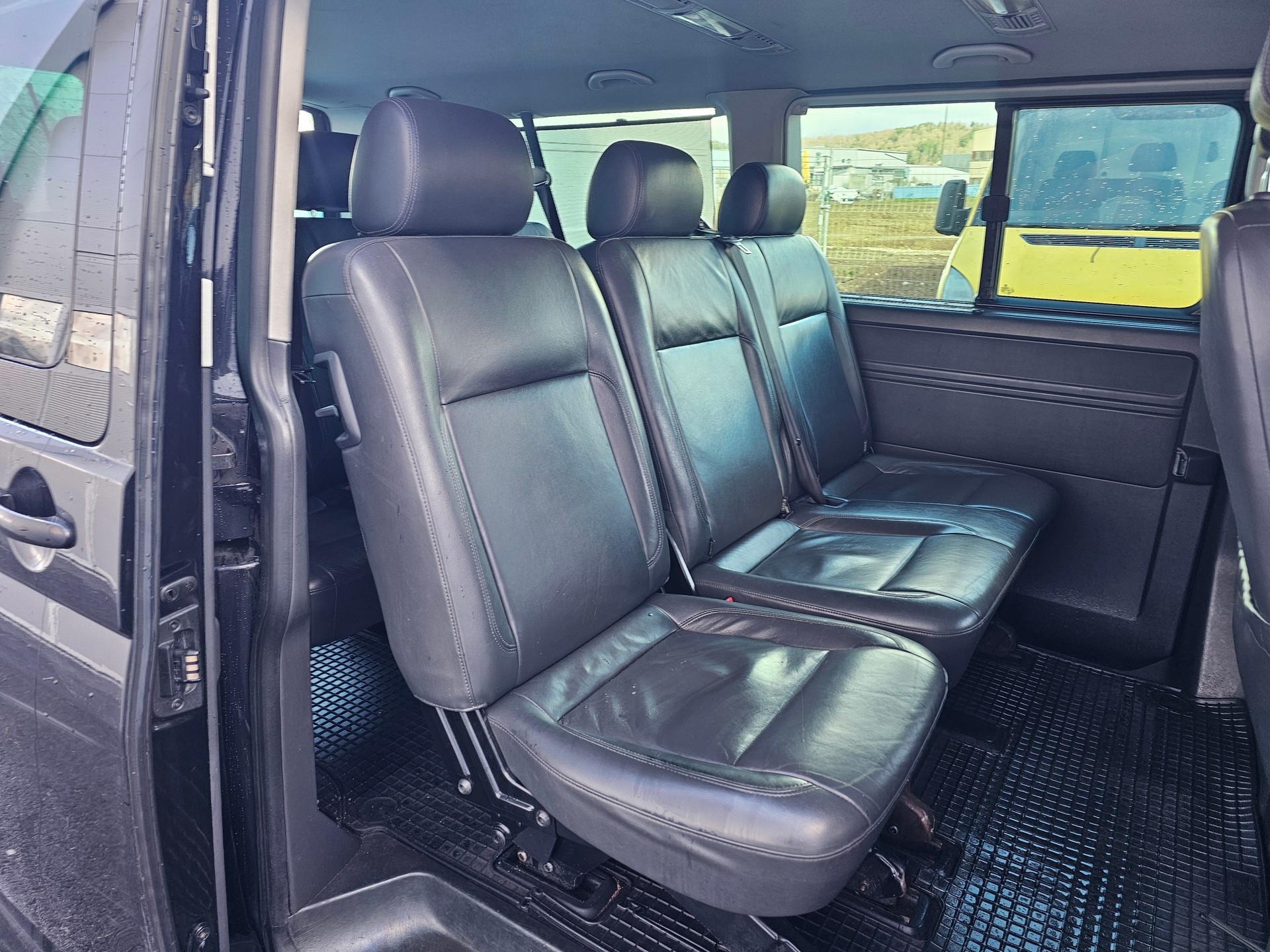 VW T5 Caravelle Comfortline 2.0 TDI CR 4Motion DSG-image-11