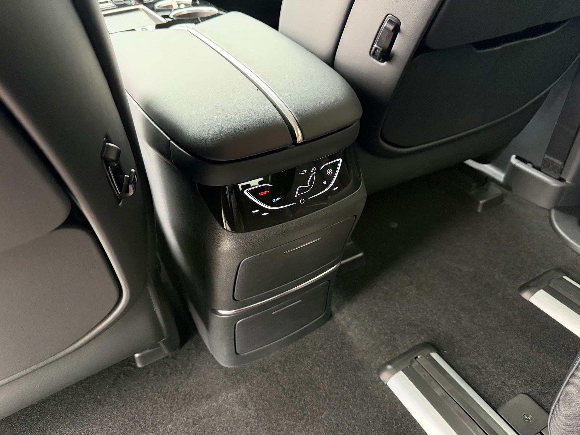 FORTHING 9 1.5T PHEV 7 Sitze Full Option Plugin-image-13