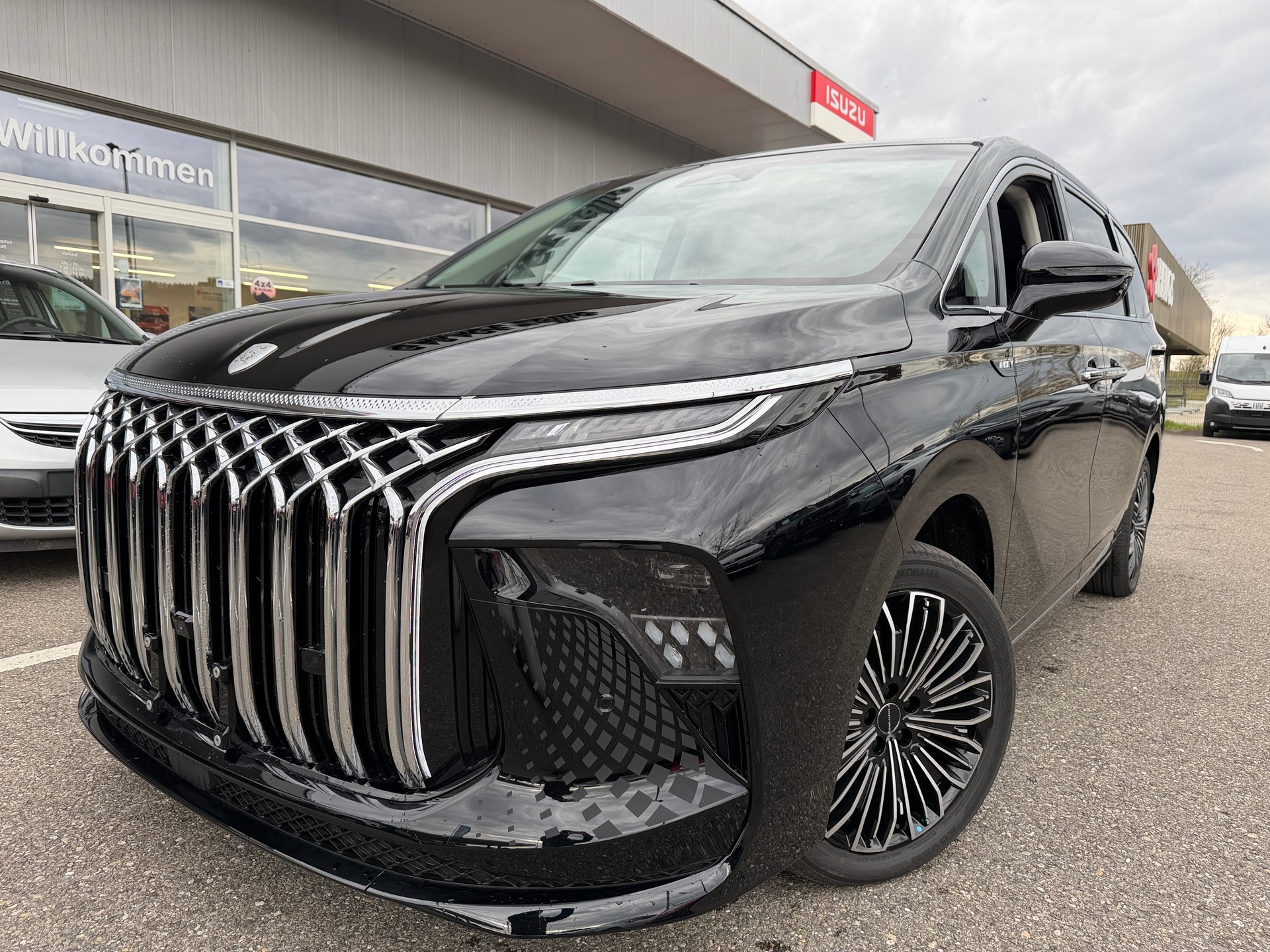 FORTHING 9 1.5T PHEV 7 Sitze Full Option Plugin-showroom-element-1