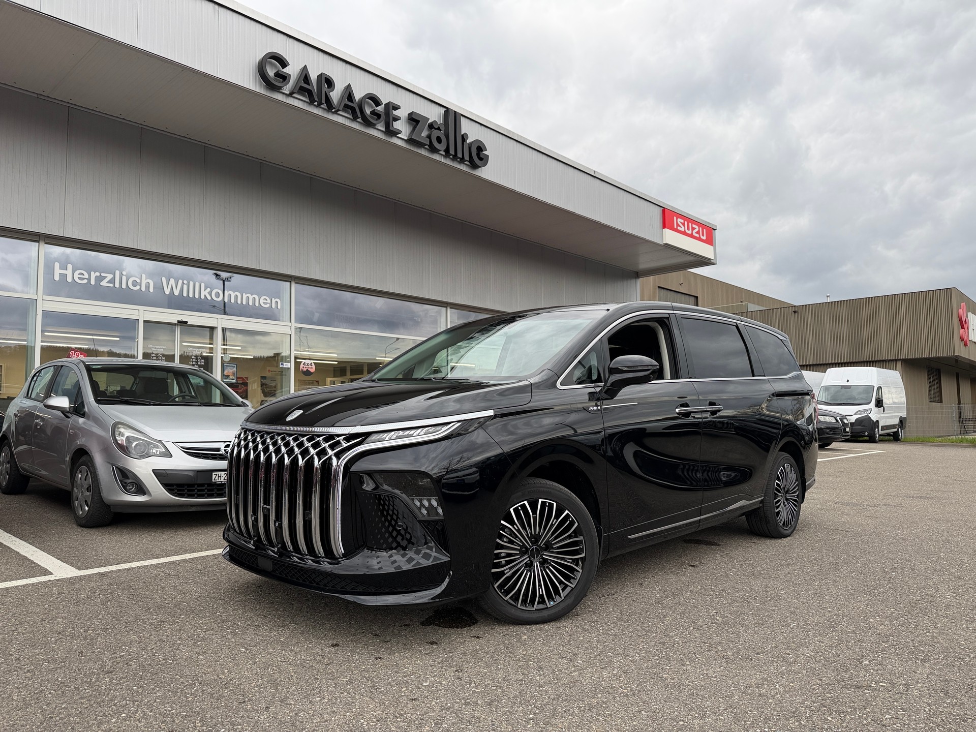 FORTHING 9 1.5T PHEV 7 Sitze Full Option Plugin
