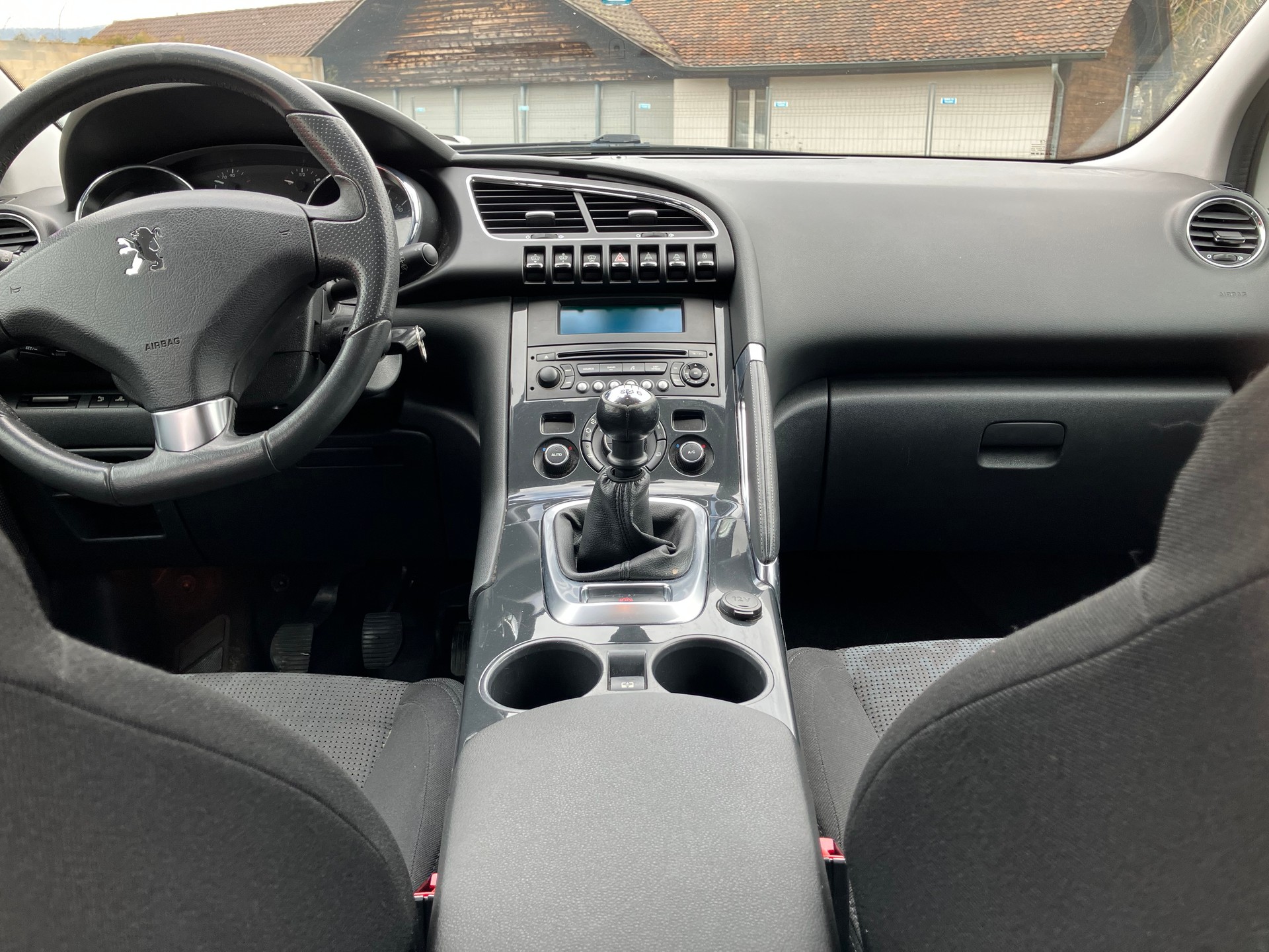 PEUGEOT 3008 1.6 16V T Sport-image-4