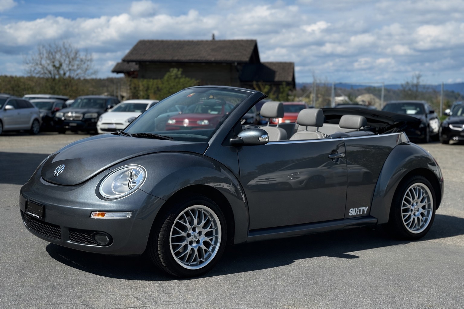 VW Beetle Cabrio 1.8 T Sixty-image-5
