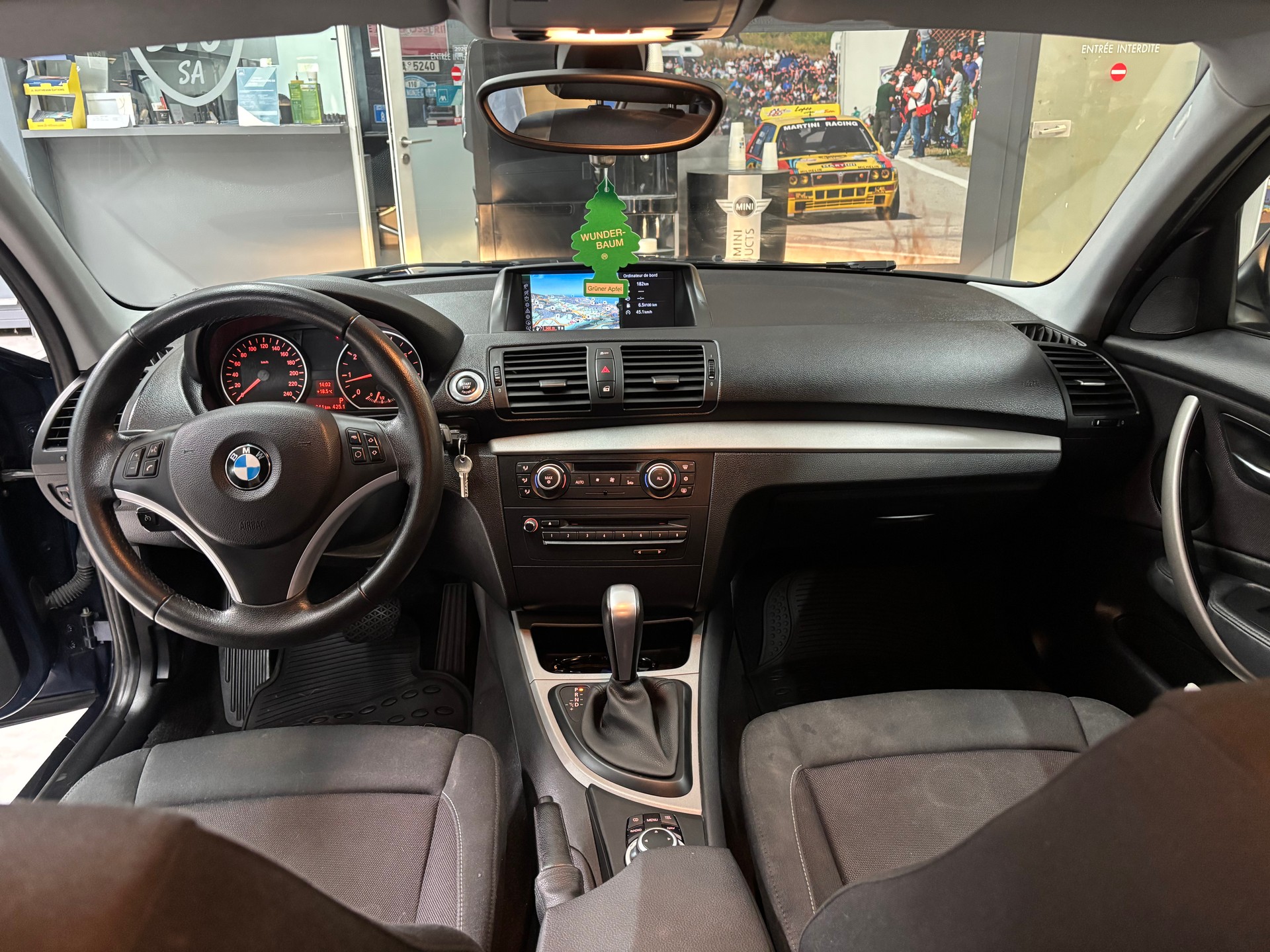BMW 118i Steptronic-image-12