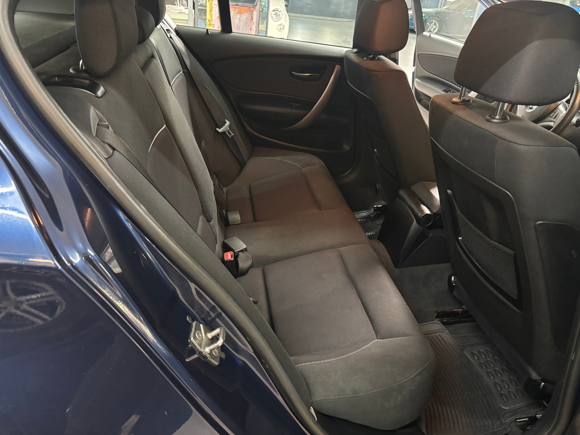 BMW 118i Steptronic-image-10