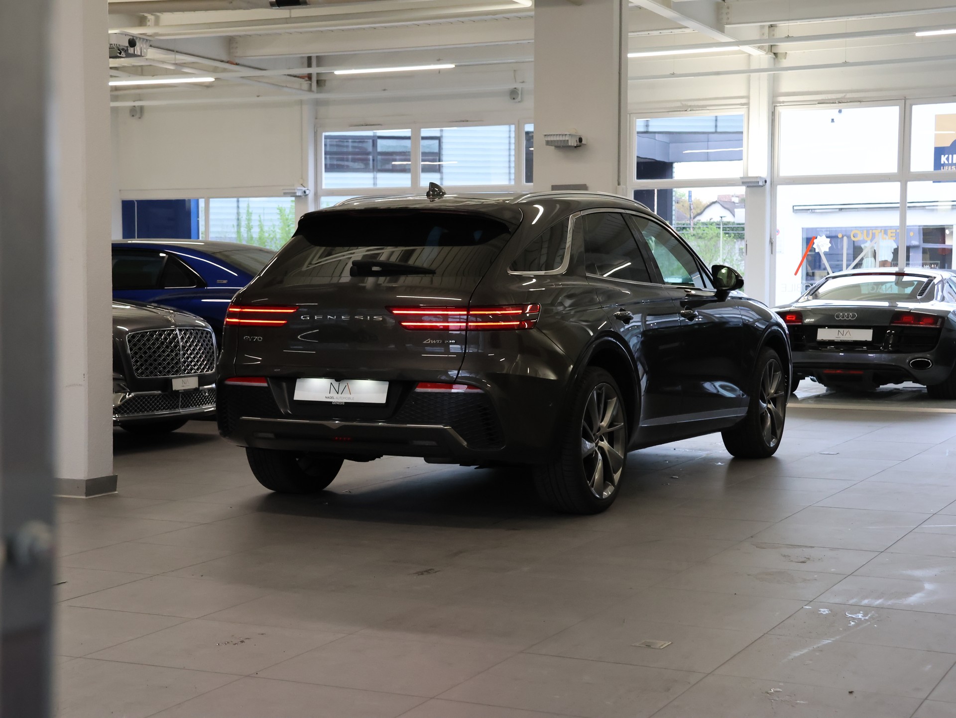 GENESIS GV70 2.2 CRDI Luxury AT8 AWD *Panoramadach* *Luxury Packet* *Fortlaufende Werksgarantie*-image-12