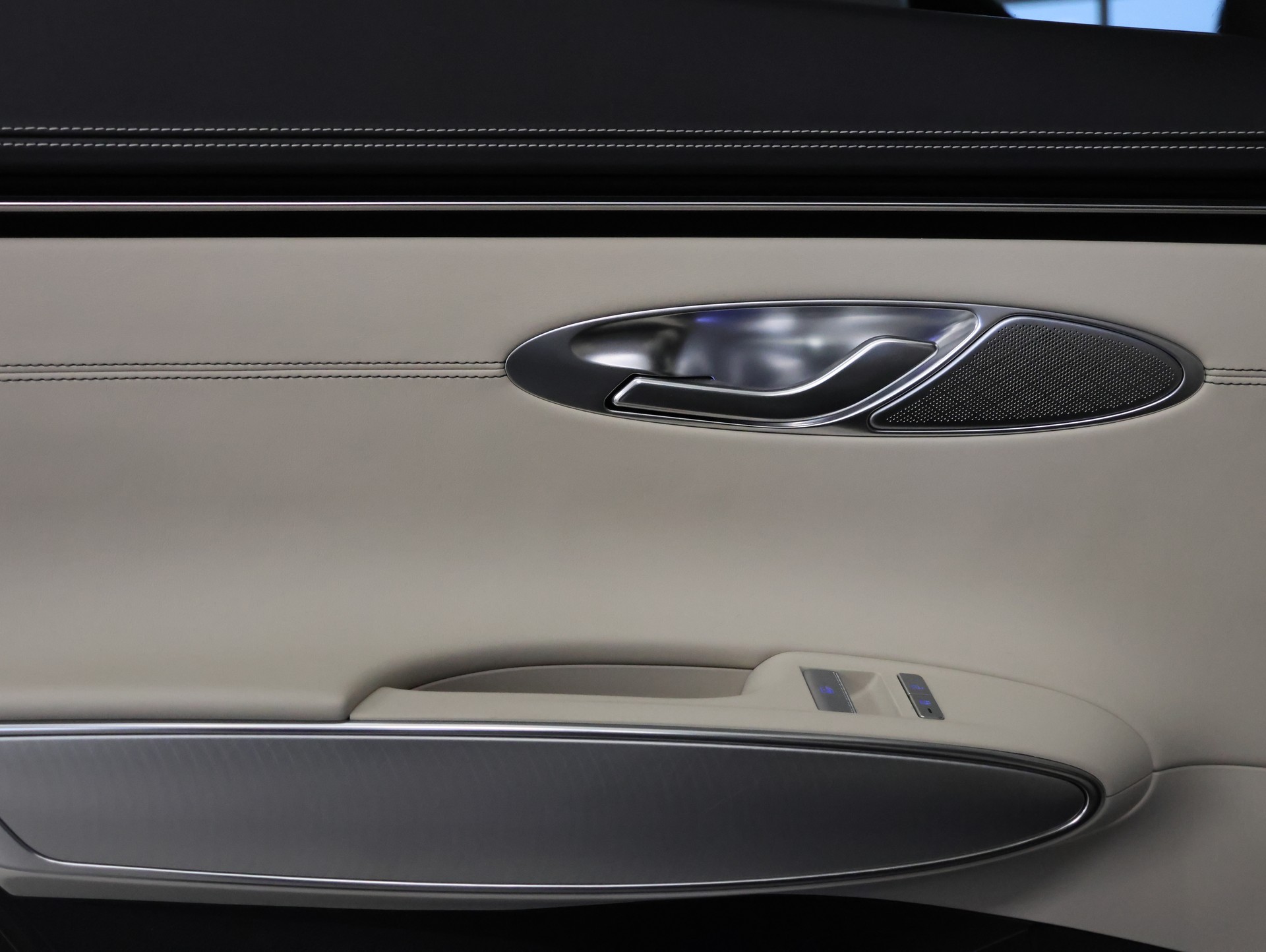 GENESIS GV70 2.2 CRDI Luxury AT8 AWD *Panoramadach* *Luxury Packet* *Fortlaufende Werksgarantie*-image-31