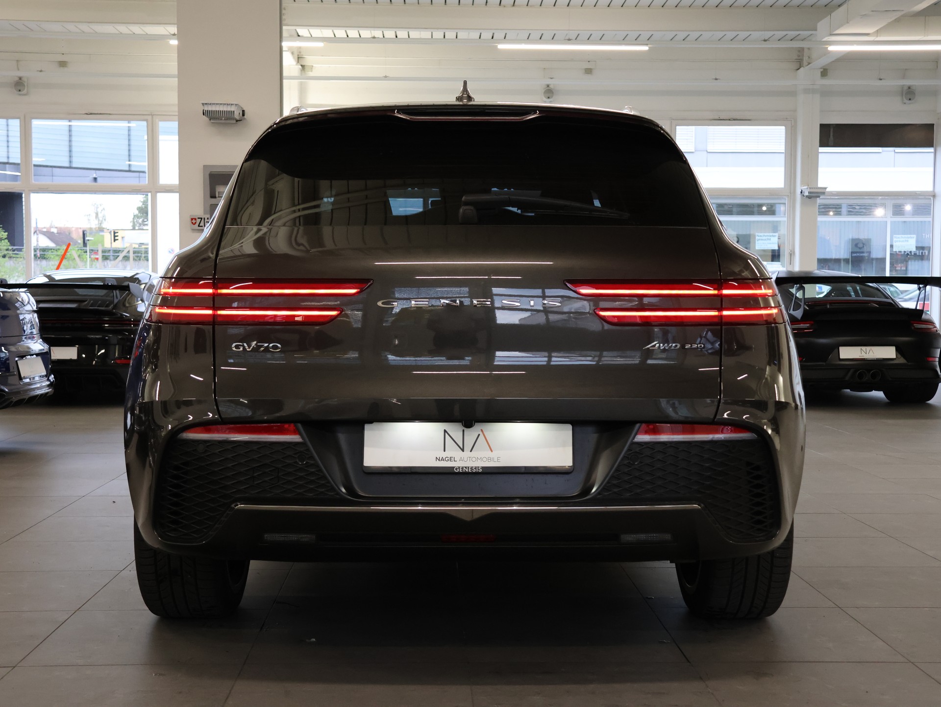 GENESIS GV70 2.2 CRDI Luxury AT8 AWD *Panoramadach* *Luxury Packet* *Fortlaufende Werksgarantie*-image-4