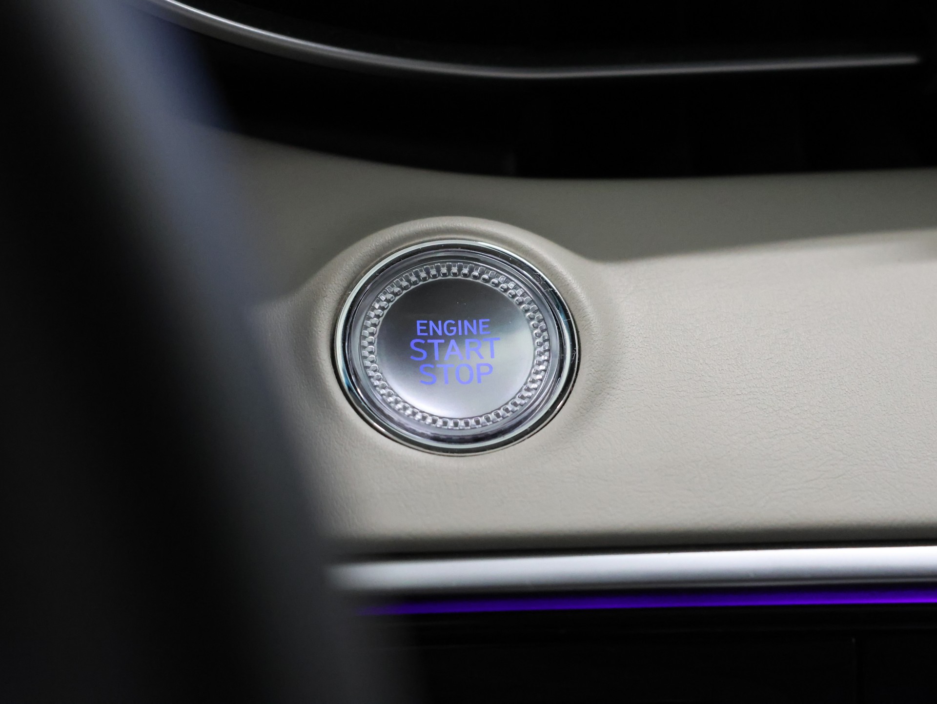 GENESIS GV70 2.2 CRDI Luxury AT8 AWD *Panoramadach* *Luxury Packet* *Fortlaufende Werksgarantie*-image-25