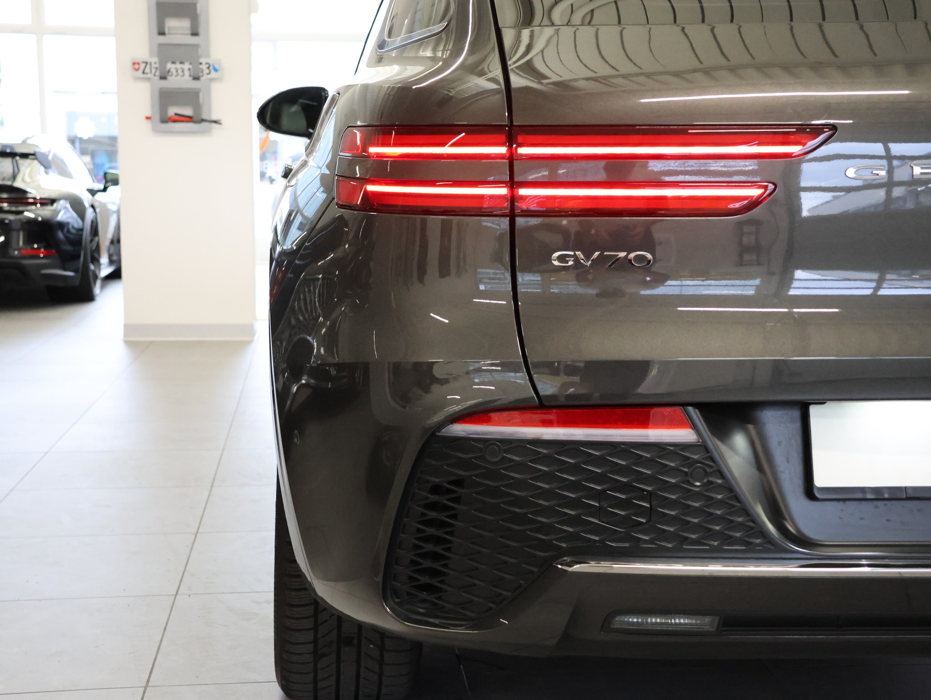 GENESIS GV70 2.2 CRDI Luxury AT8 AWD *Panoramadach* *Luxury Packet* *Fortlaufende Werksgarantie*-image-10
