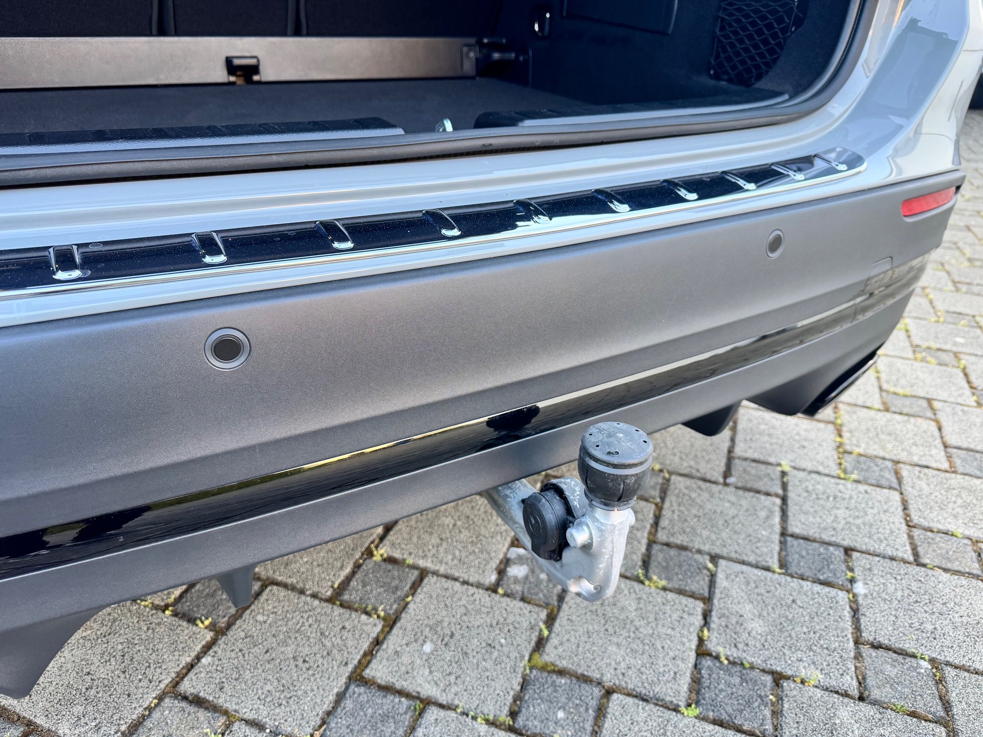 MERCEDES-BENZ GLA 200d AMG Line 4Matic 8G-DCT-image-6