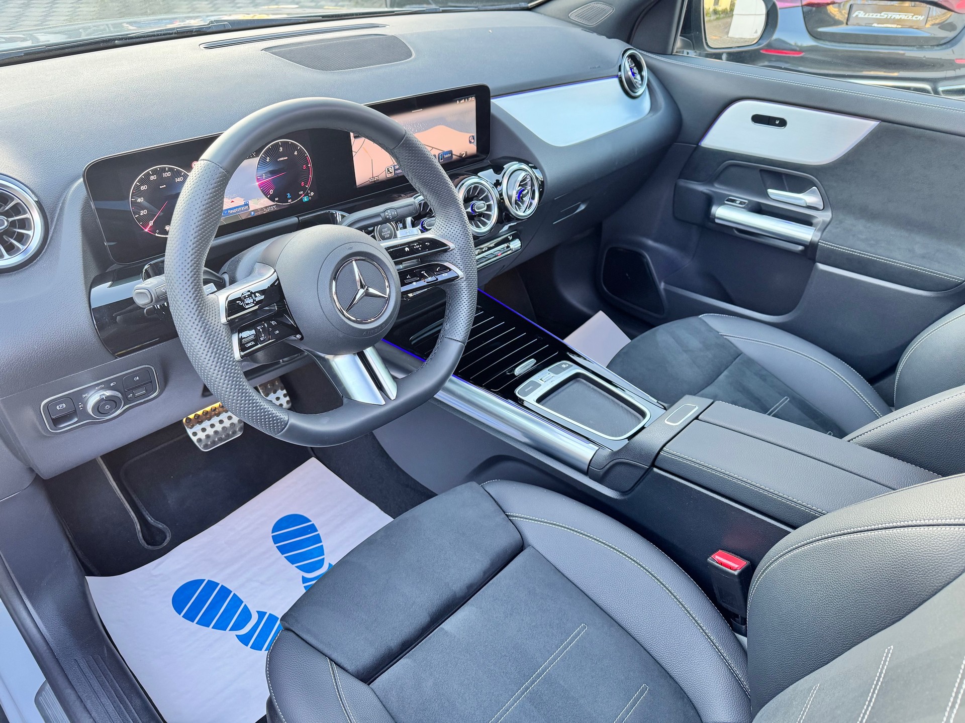 MERCEDES-BENZ GLA 200d AMG Line 4Matic 8G-DCT-image-9