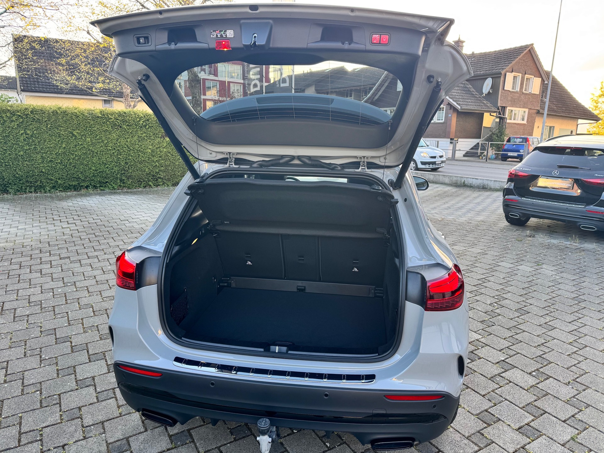 MERCEDES-BENZ GLA 200d AMG Line 4Matic 8G-DCT-image-7