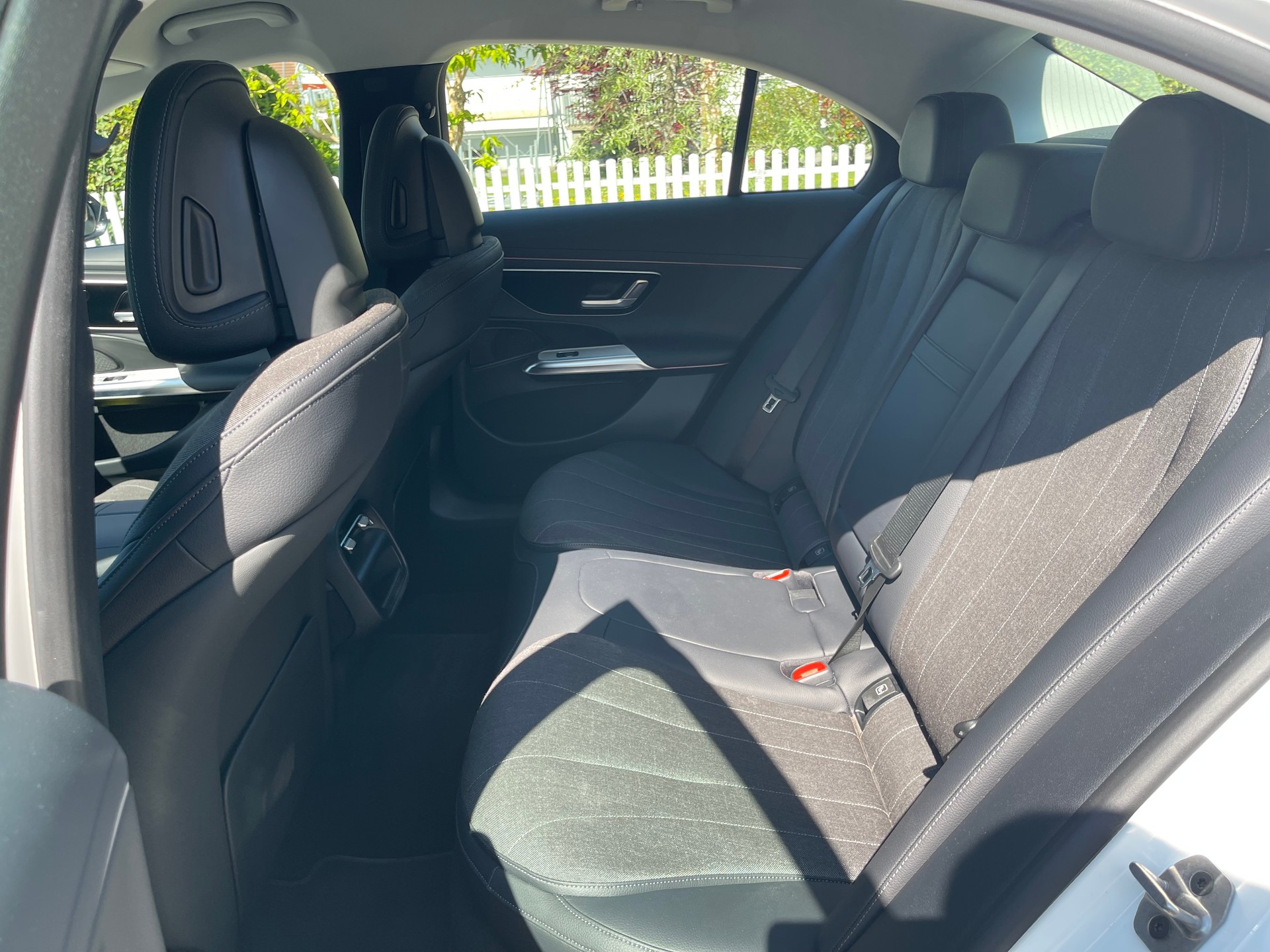 MERCEDES-BENZ E 200 9G-Tronic-image-10