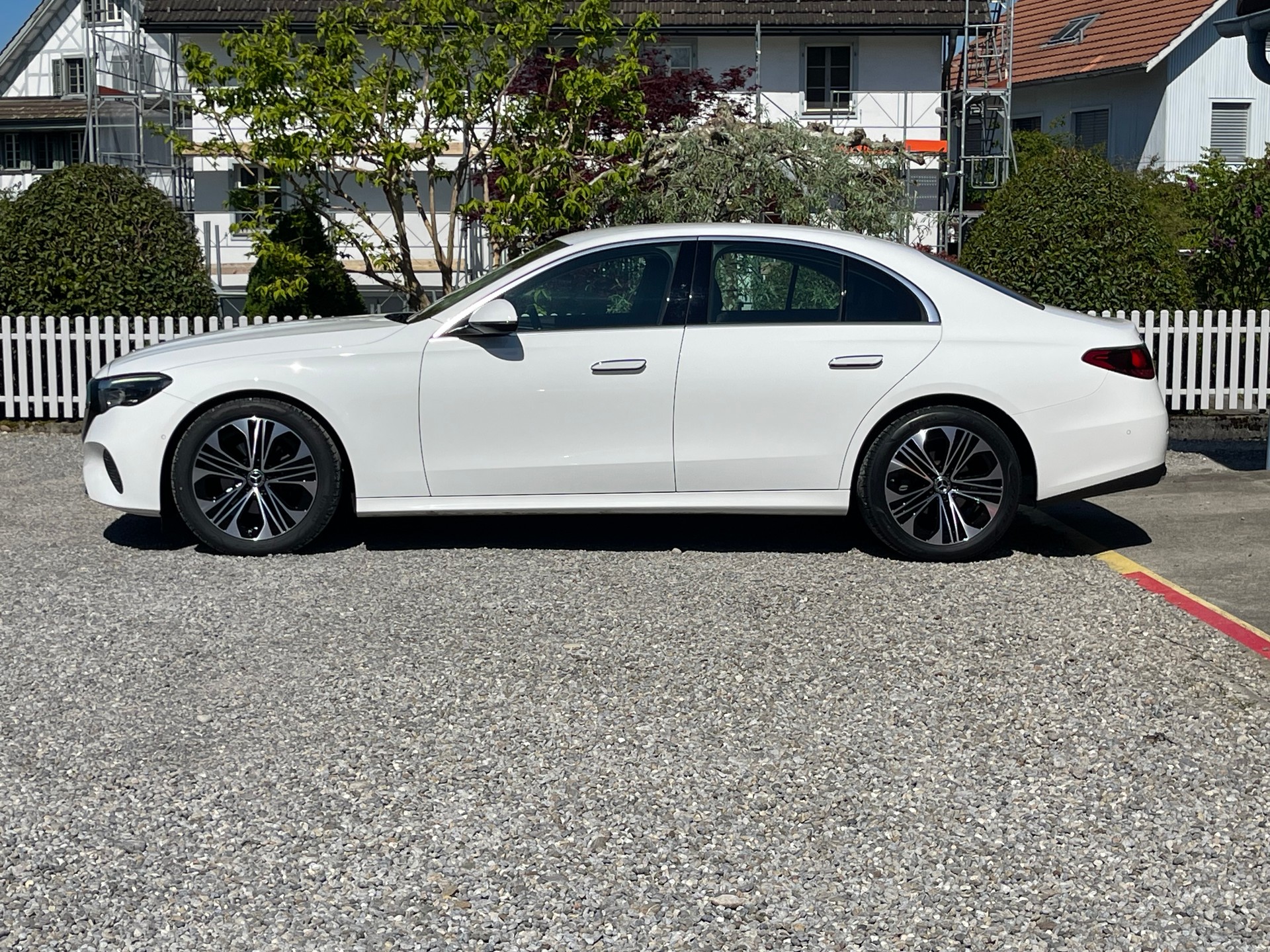 MERCEDES-BENZ E 200 9G-Tronic-image-3