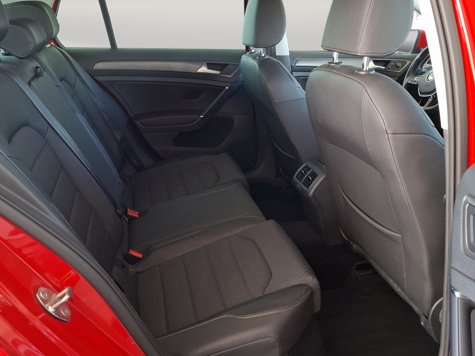 VW Golf 1.4 TSI Comfortline DSG // 8-fach Aluminiumbereift-image-10