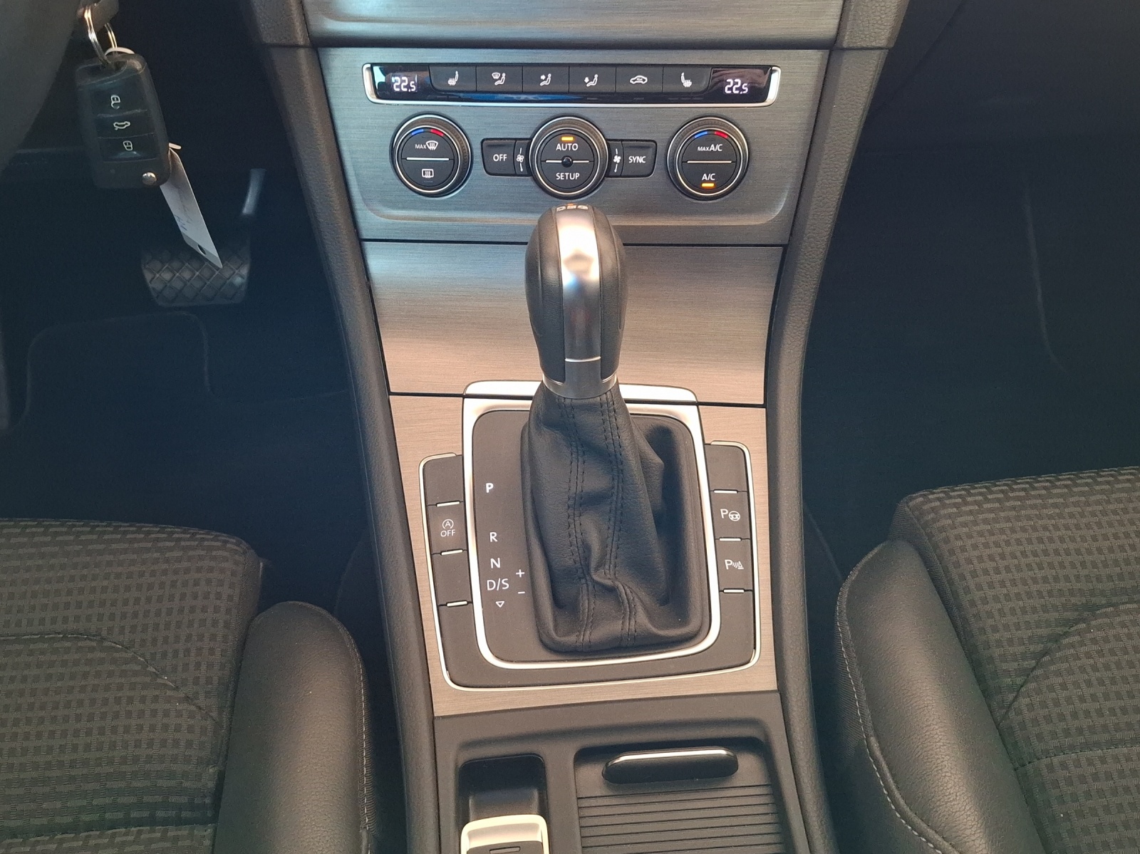 VW Golf 1.4 TSI Comfortline DSG // 8-fach Aluminiumbereift-image-12