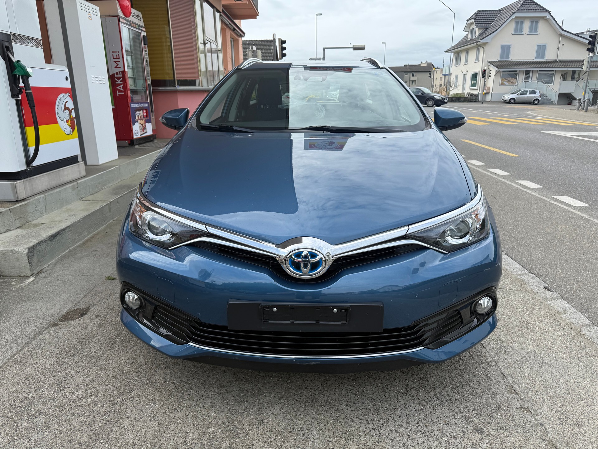 TOYOTA Auris Touring Sports 1.8 HSD Trend e-CVT-image-1