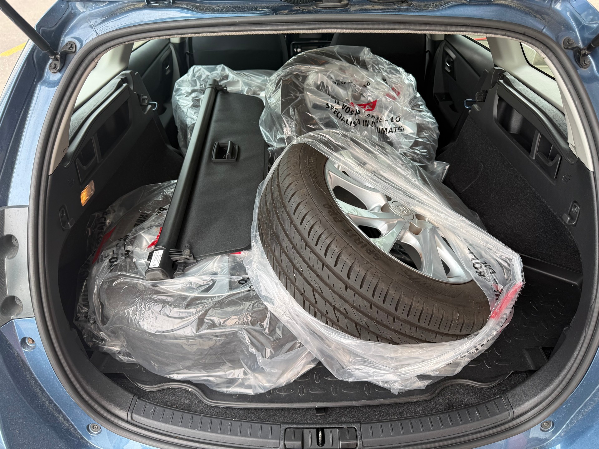 TOYOTA Auris Touring Sports 1.8 HSD Trend e-CVT-image-6