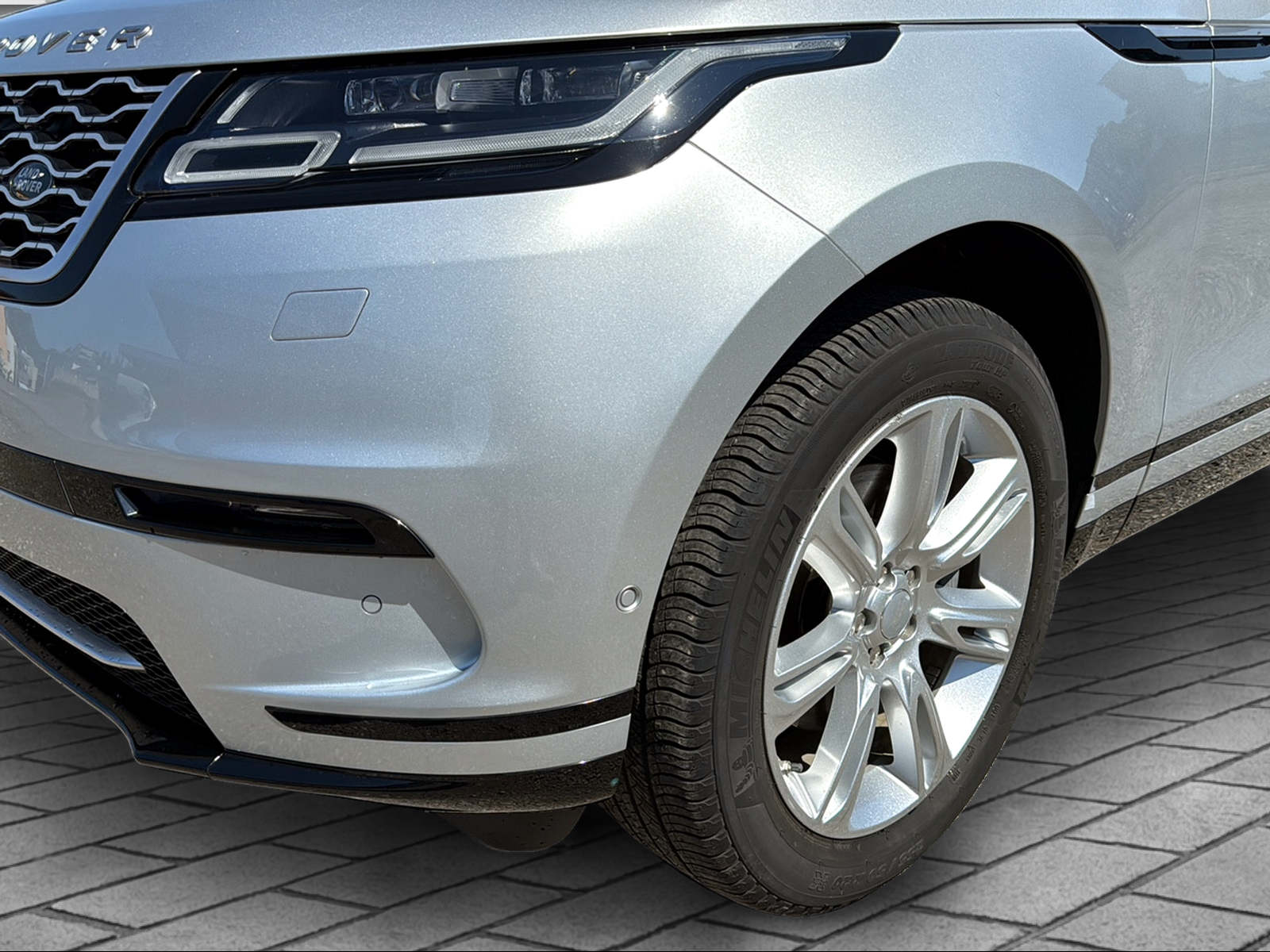 LAND ROVER Range Rover Velar 2.0 T P300 SE-showroom-element-1