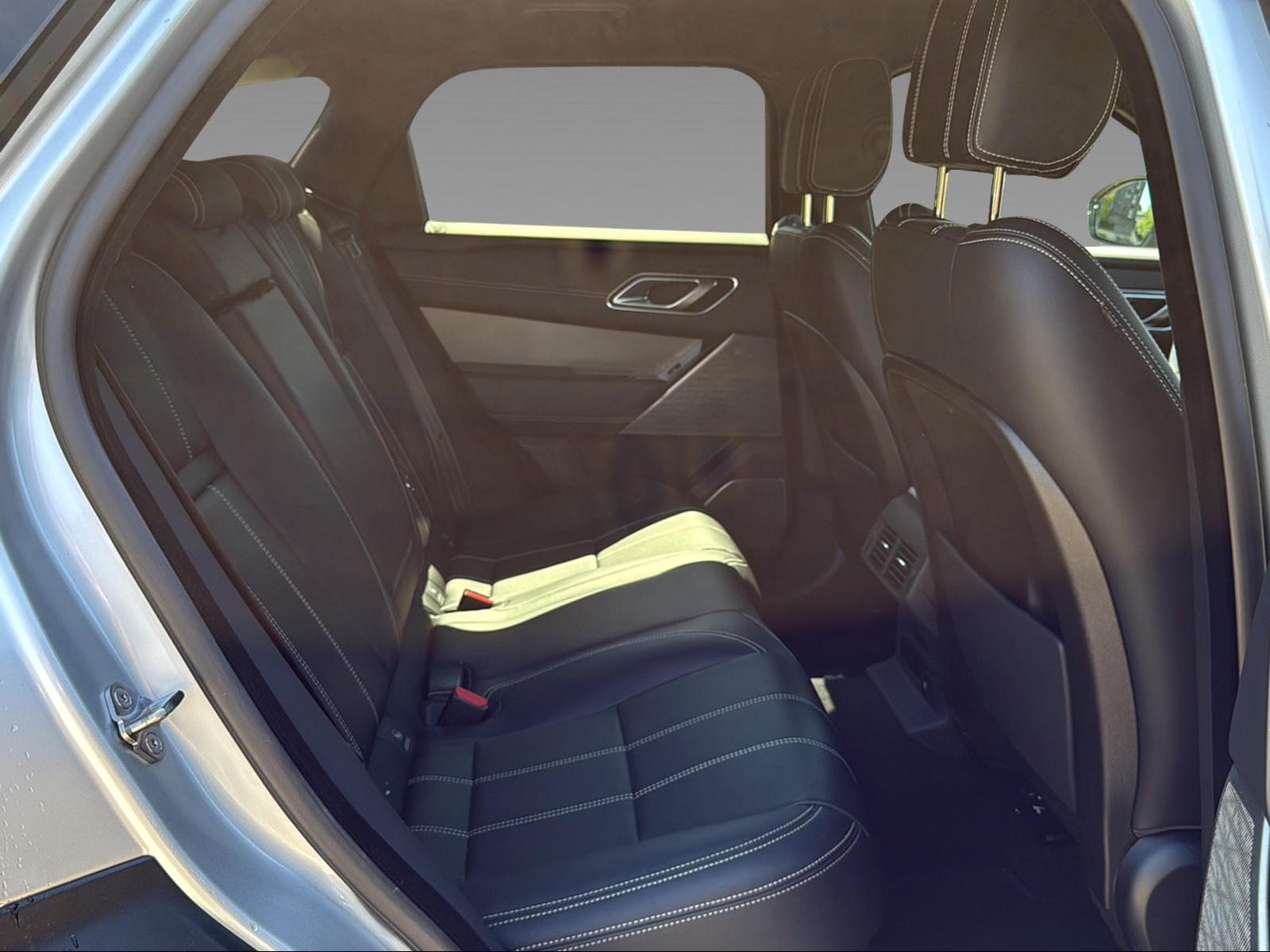 LAND ROVER Range Rover Velar 2.0 T P300 SE-image-21
